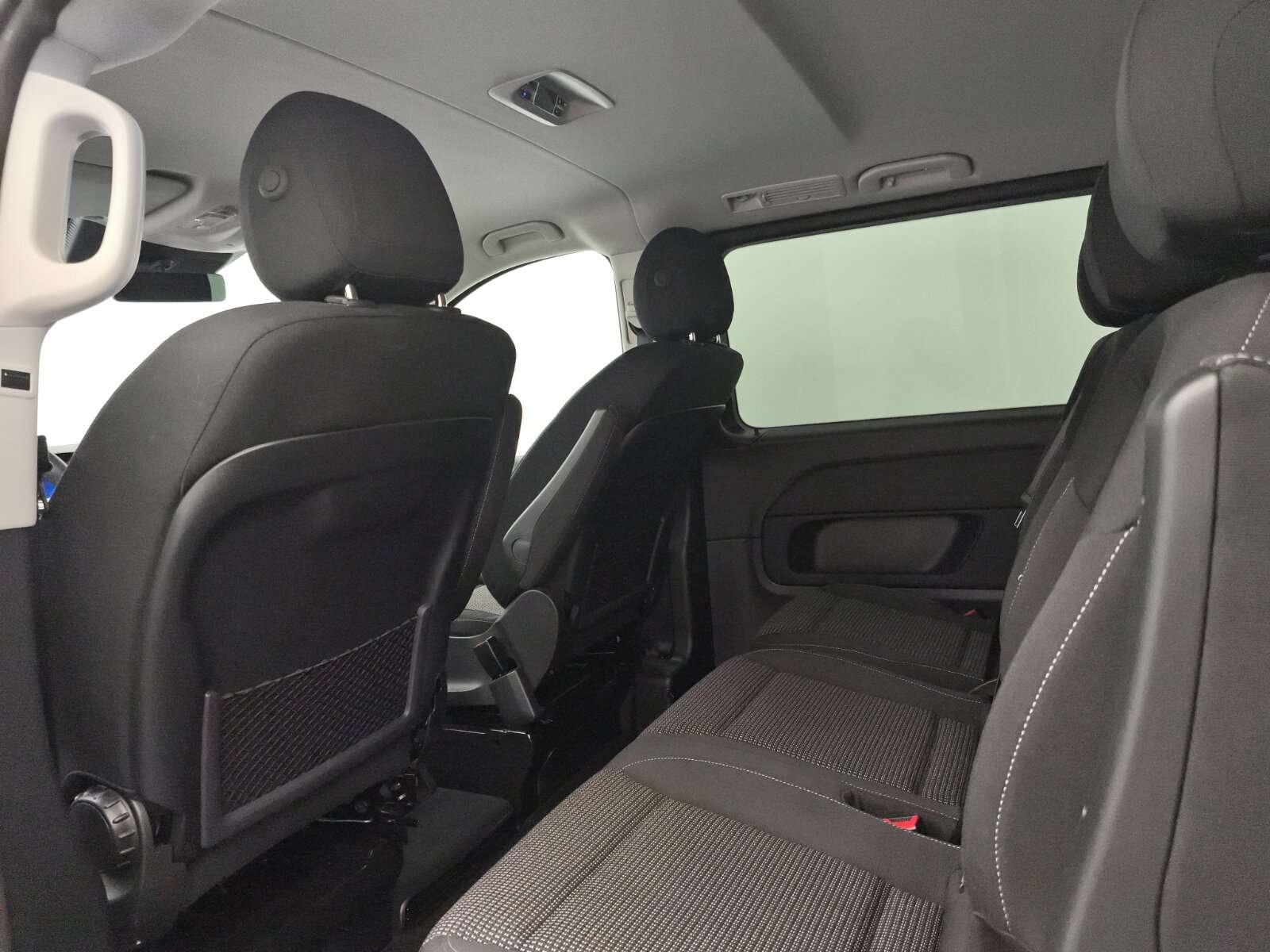 Mercedes-Benz V 220