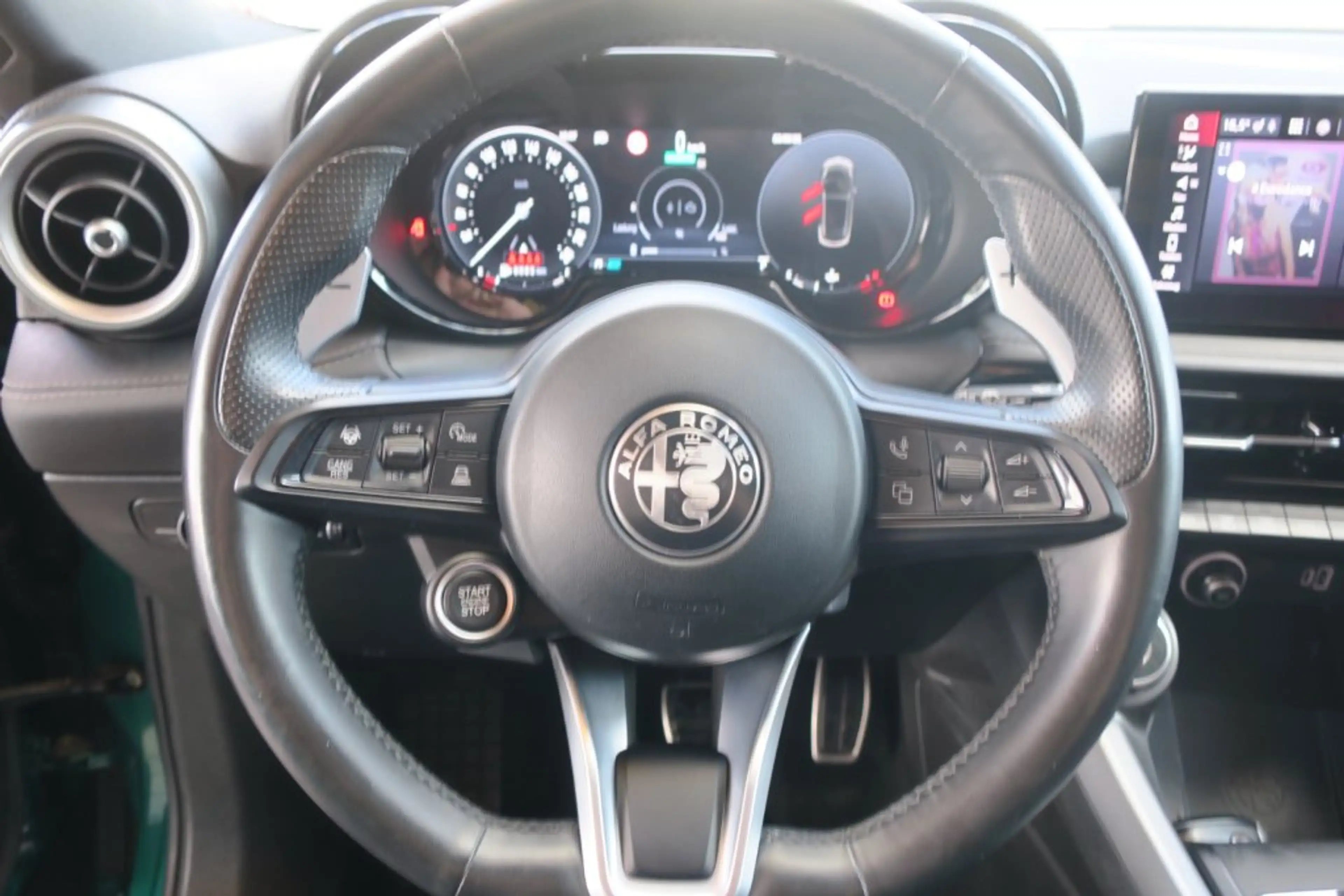 Alfa Romeo Tonale Alfa Tonale AV1 Werksgarantie bis 02.2028 — photo 11