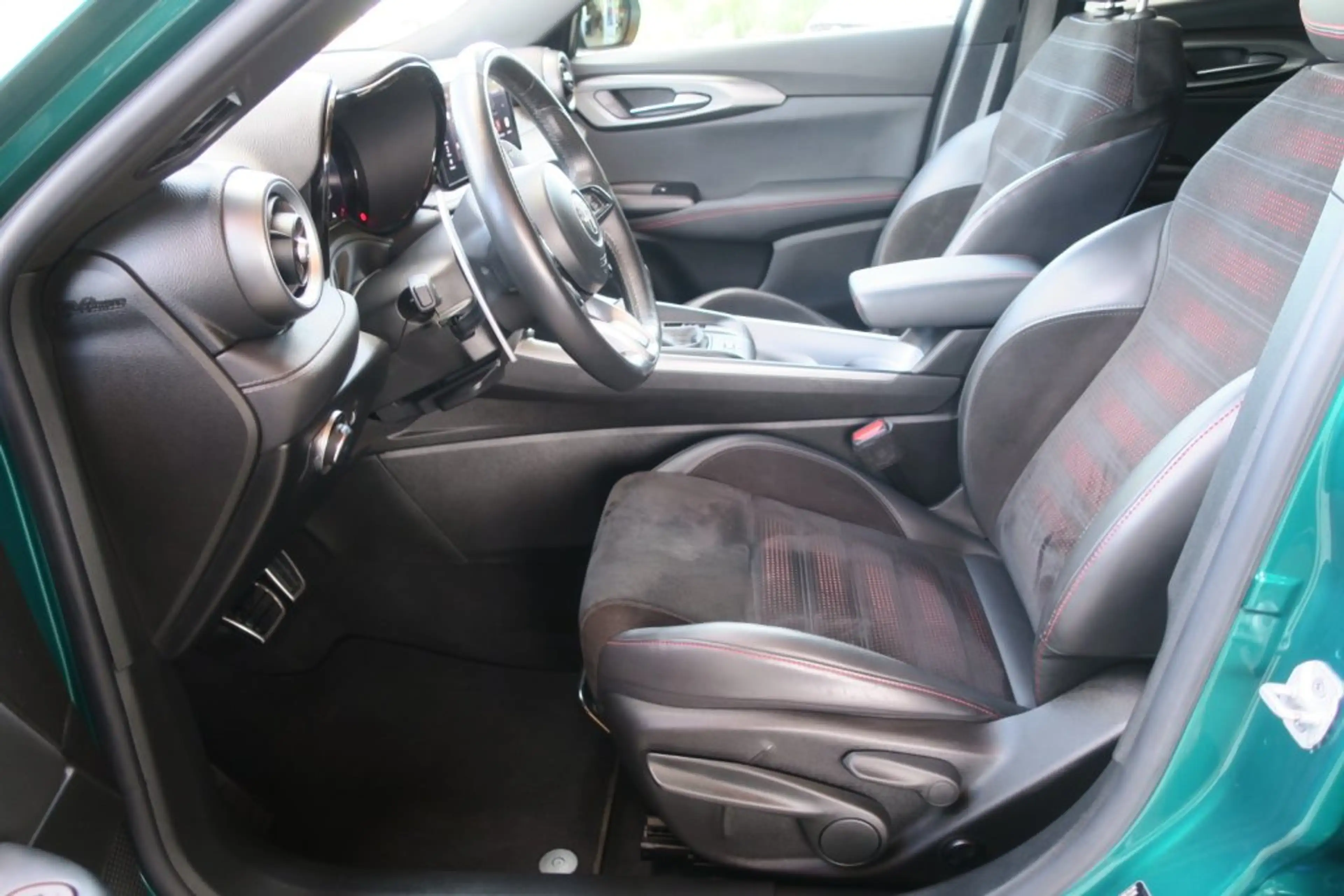 Alfa Romeo Tonale Alfa Tonale AV1 Werksgarantie bis 02.2028 — photo 8