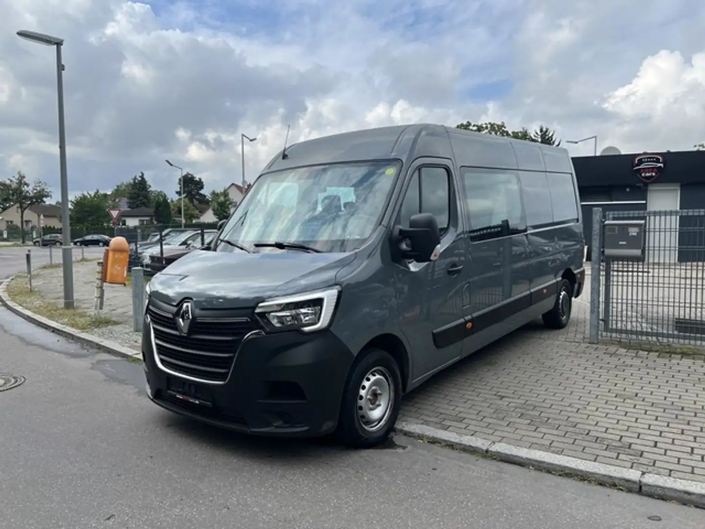 Renault Master III Kasten L3H2*HKa*3,5t*DOKA*7-SITZER*FE Grijs - 2