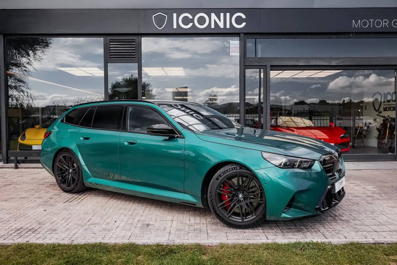 BMW M5 Touring Verde - 1