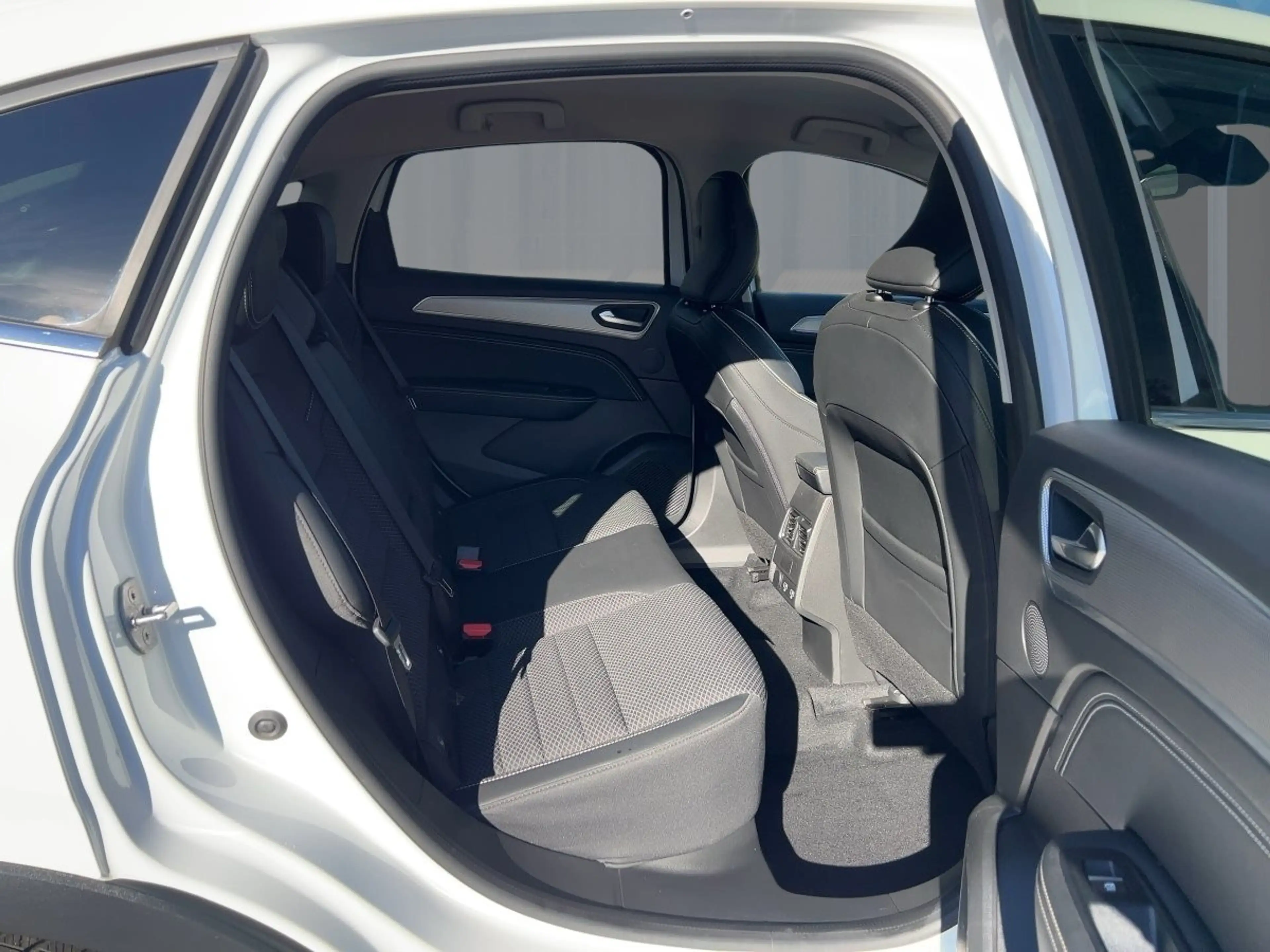 Renault Arkana INTENS E-TECH Hybrid 145 ARKANA — photo 9