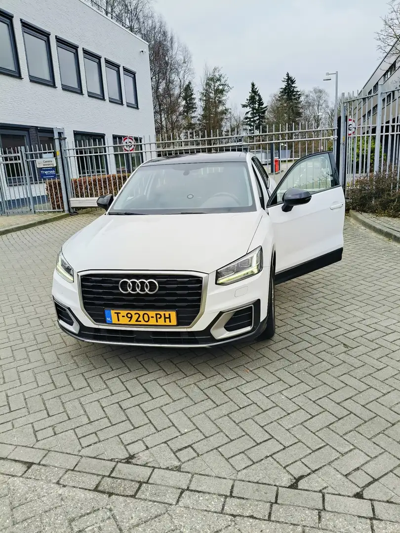Audi Q2 35 TFSI S Edition Wit - 1