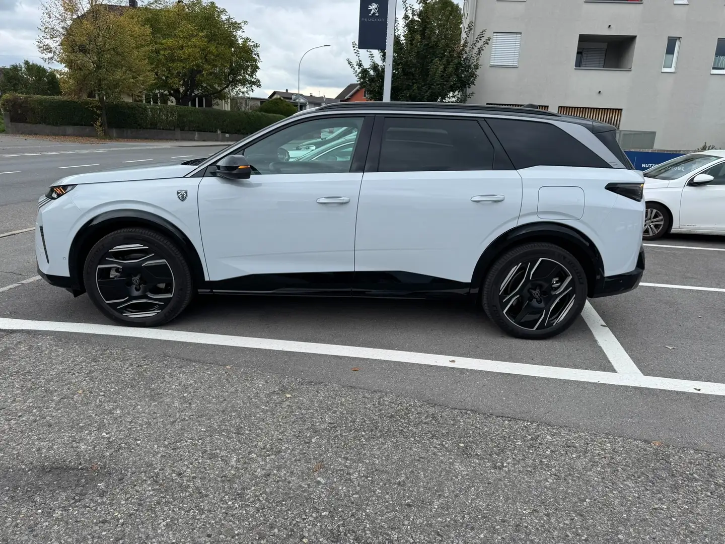 Peugeot 5008 Elektromotor 210 GT Weiß - 2