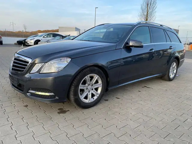 Mercedes-Benz E 220 E 220 CDI E T-Modell/AVANTGARDE/LEDER/NAVI