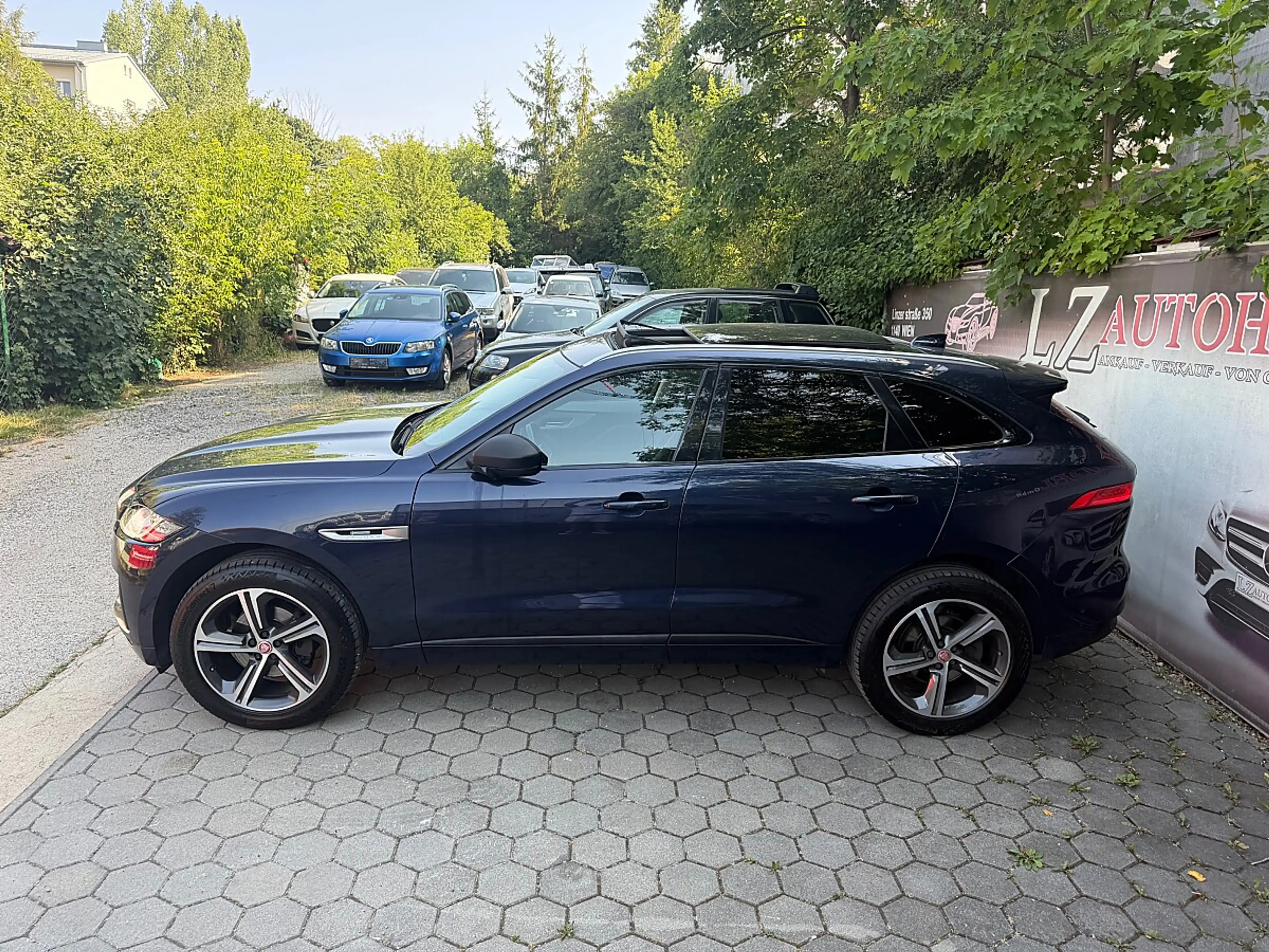 Jaguar F-Pace 20d AWD R-Sport Aut. — photo 12