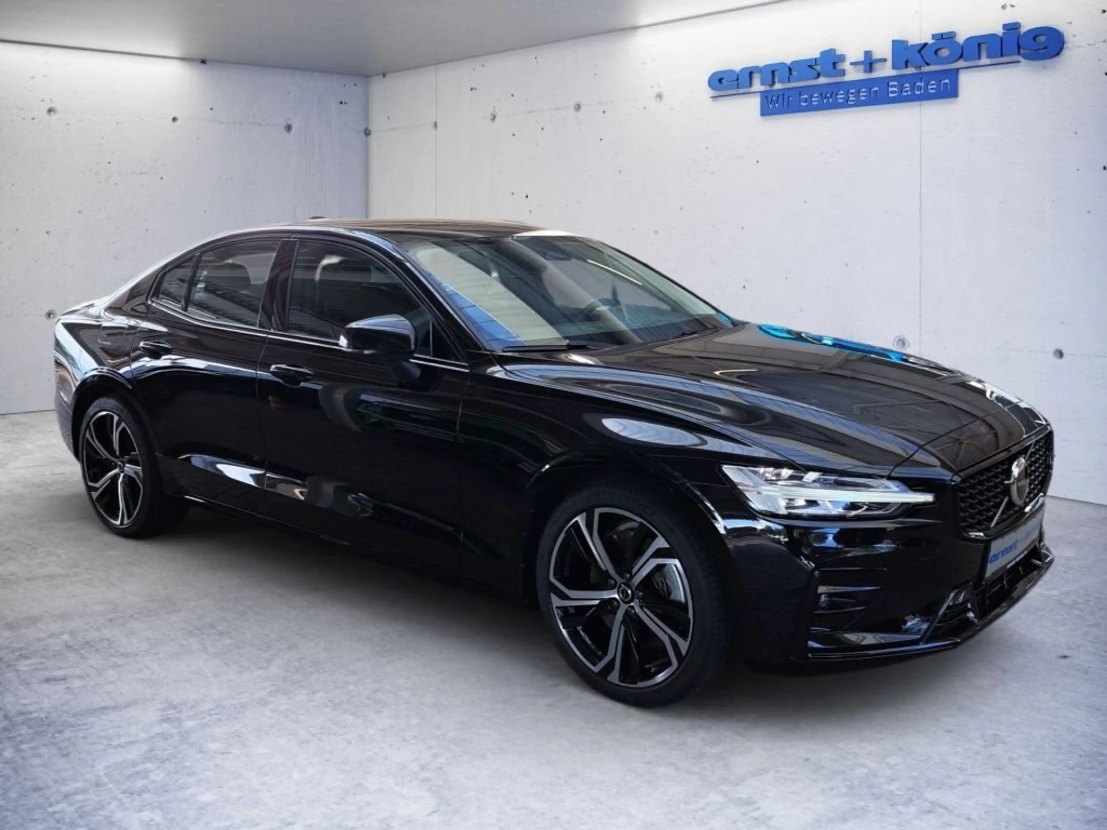 Volvo S60 B5 B AWD Plus Dark Harman/Kardon+Ambiente — photo 2