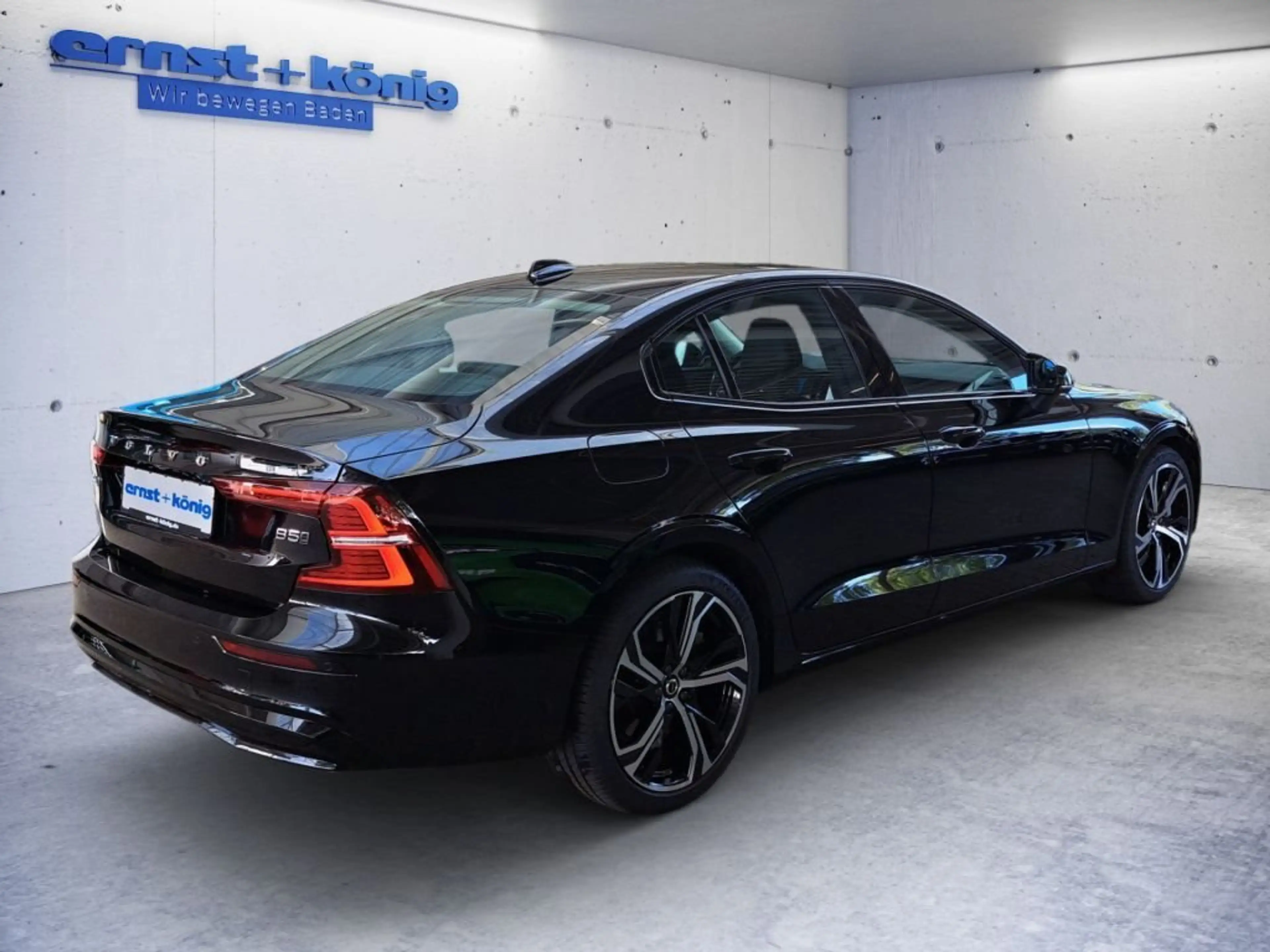 Volvo S60 B5 B AWD Plus Dark Harman/Kardon+Ambiente — photo 3