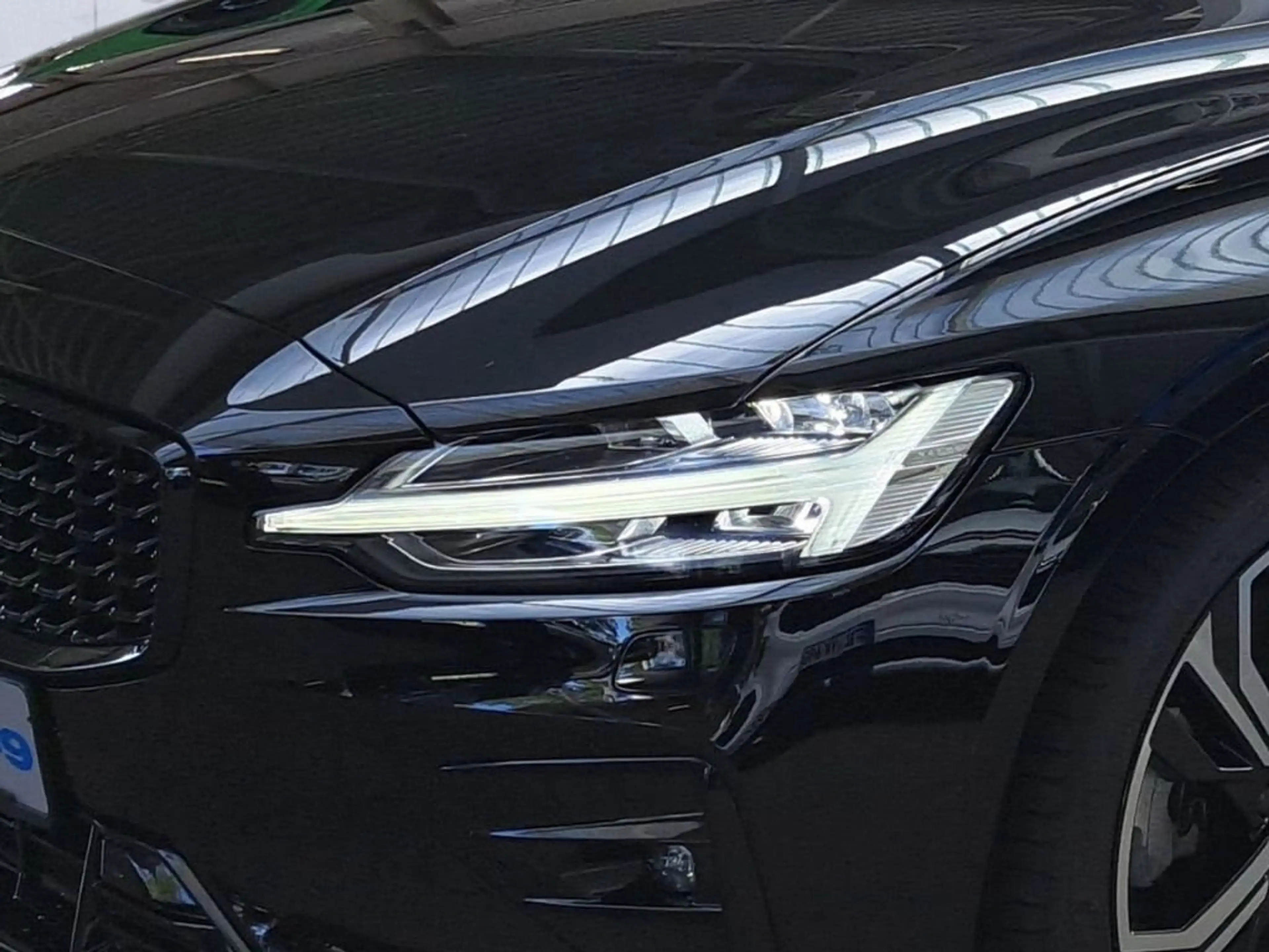 Volvo S60 B5 B AWD Plus Dark Harman/Kardon+Ambiente — photo 5