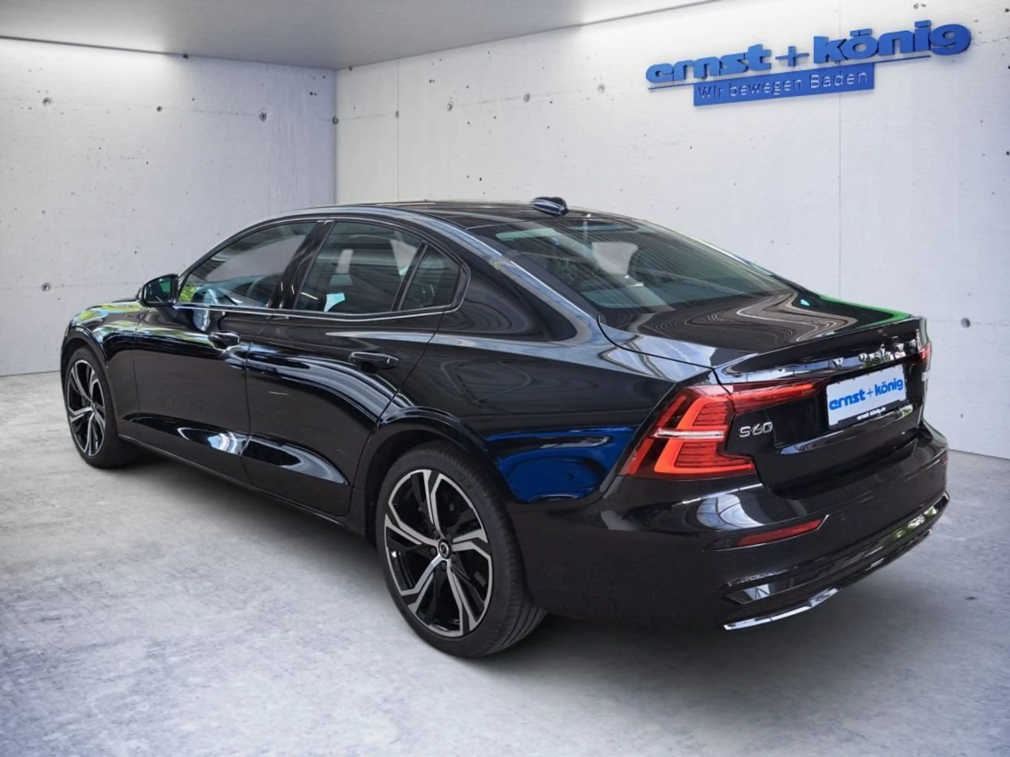 Volvo S60 B5 B AWD Plus Dark Harman/Kardon+Ambiente — photo 4