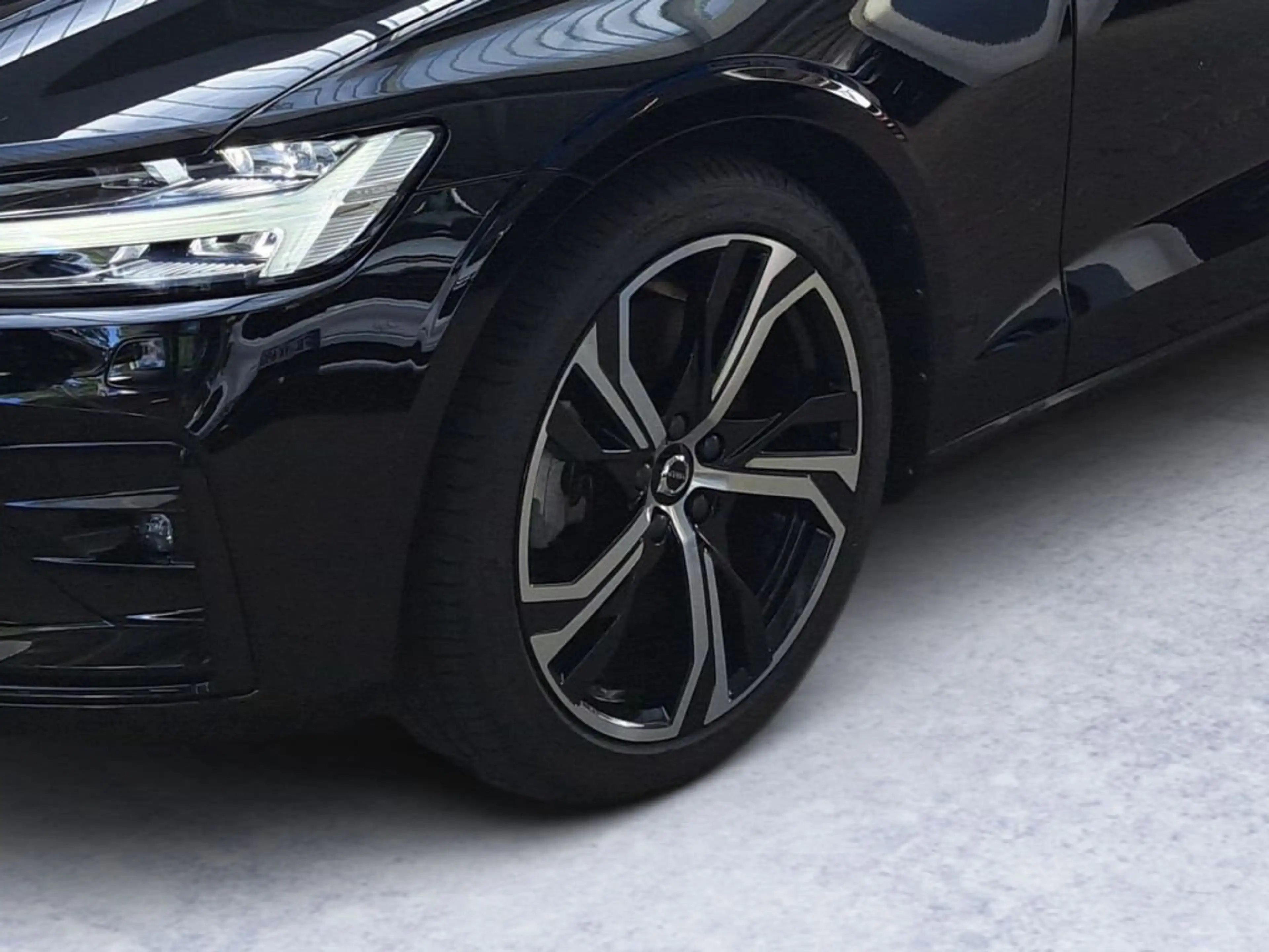 Volvo S60 B5 B AWD Plus Dark Harman/Kardon+Ambiente — photo 6