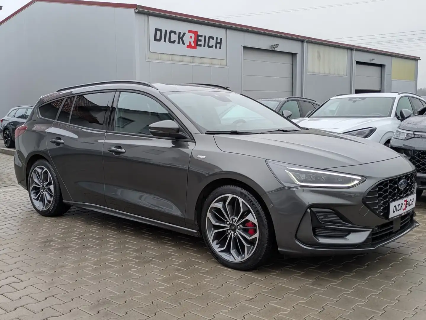 Ford Focus 1.0 ST-Line X MATRIX*B&O*ACC*KAM*APP*SHZ Šedá - 1