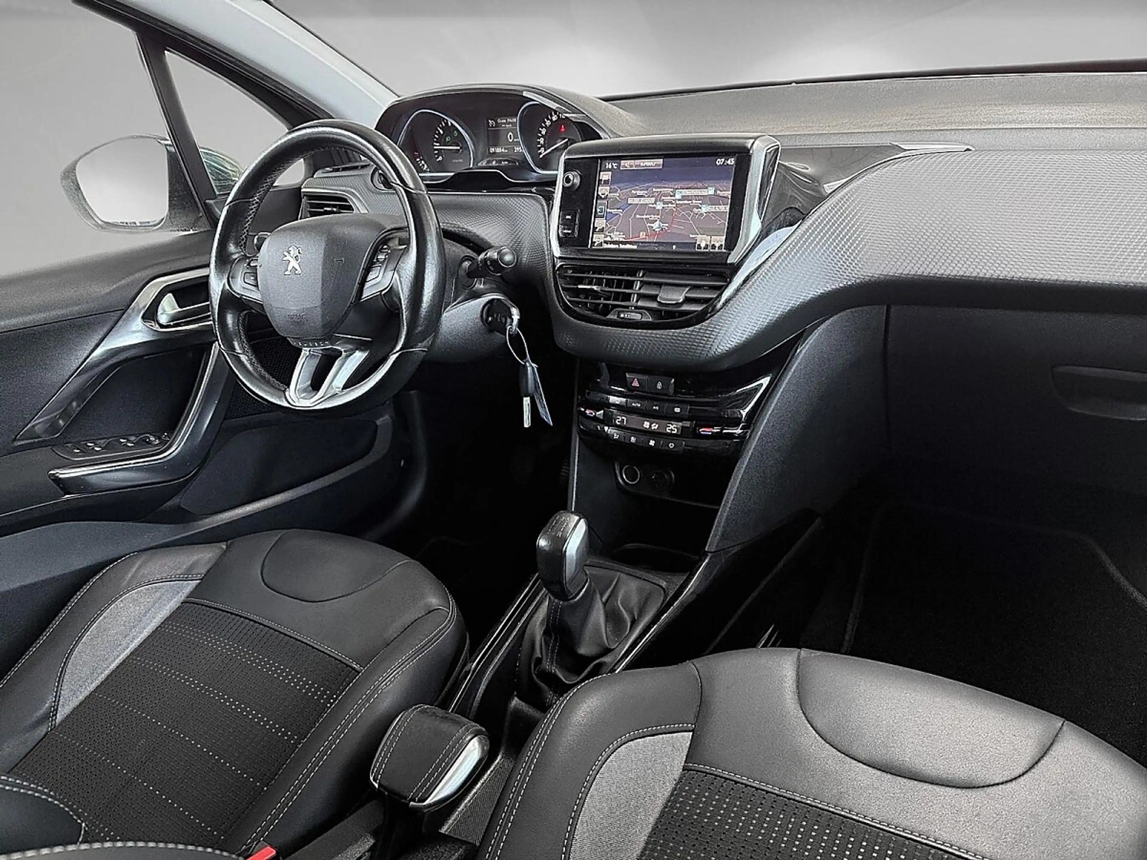 Peugeot 2008 1,2 PureTech 110 S&S Allure | PICKERL BIS 03/20... — photo 10