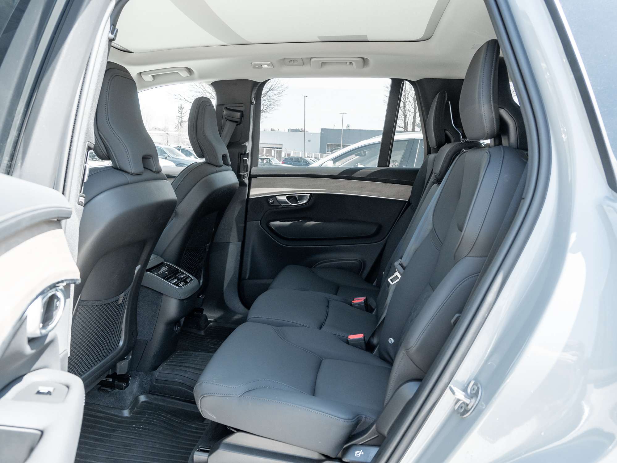 2026 Volvo XC90 B6 AWD PLUS Dark Theme |VOLVO CPO RATE fr 2.99%* thumb 24