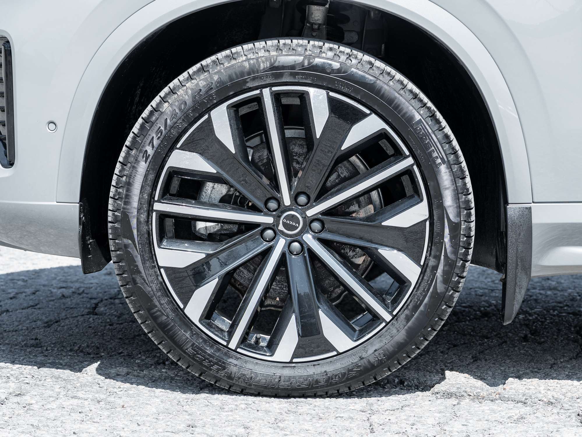 2026 Volvo XC90 B6 AWD PLUS Dark Theme |VOLVO CPO RATE fr 2.99%* alt 5