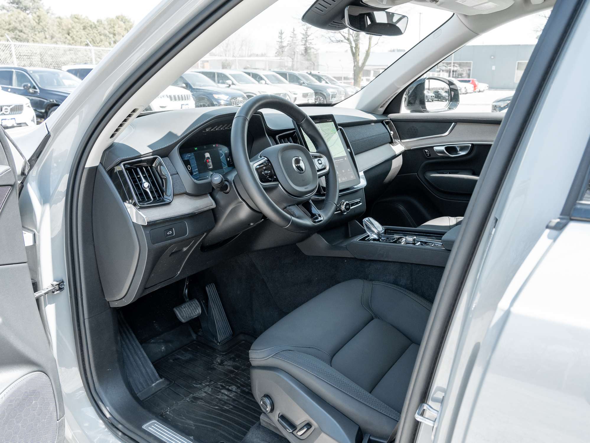 2026 Volvo XC90 B6 AWD PLUS Dark Theme |VOLVO CPO RATE fr 2.99%* thumb 8