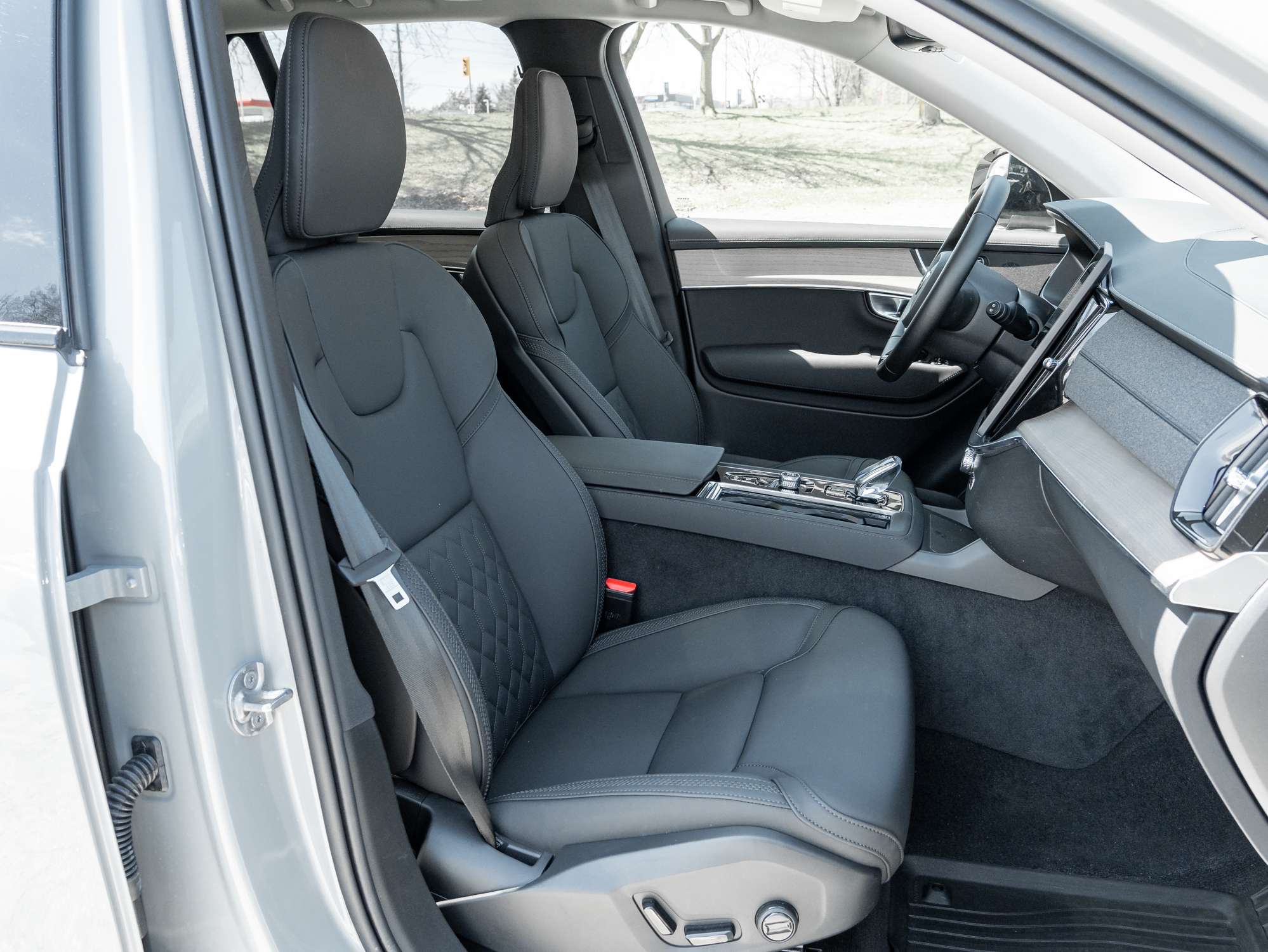 2026 Volvo XC90 B6 AWD PLUS Dark Theme |VOLVO CPO RATE fr 2.99%* thumb 23