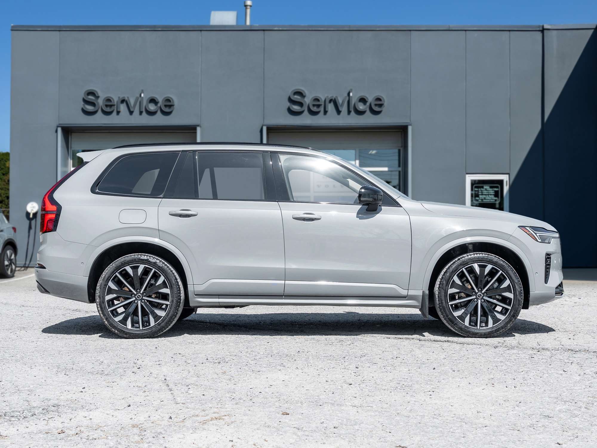 2026 Volvo XC90 B6 AWD PLUS Dark Theme |VOLVO CPO RATE fr 2.99%* thumb 6