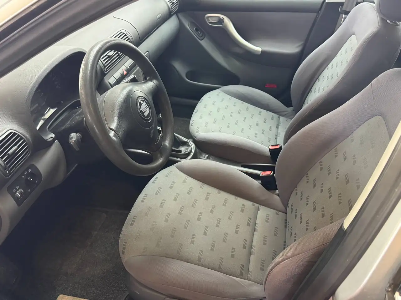 SEAT Leon 1.4 16V Stella TÜV NEU Wenig KM, foto 7