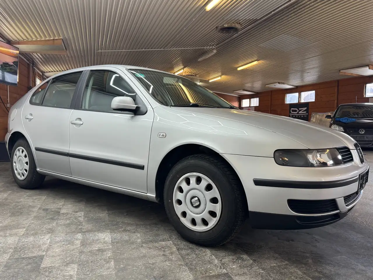 SEAT Leon 1.4 16V Stella TÜV NEU Wenig KM, foto 2