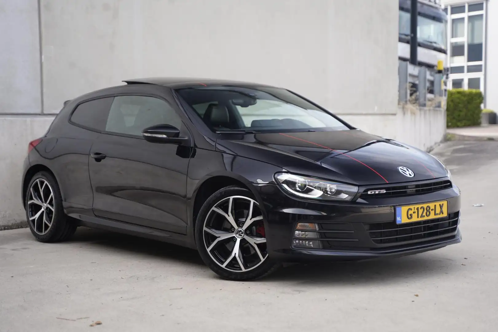Volkswagen Scirocco 2.0 TSI GTS 220pk DSG Facelift, Panoramadak Noir - 2