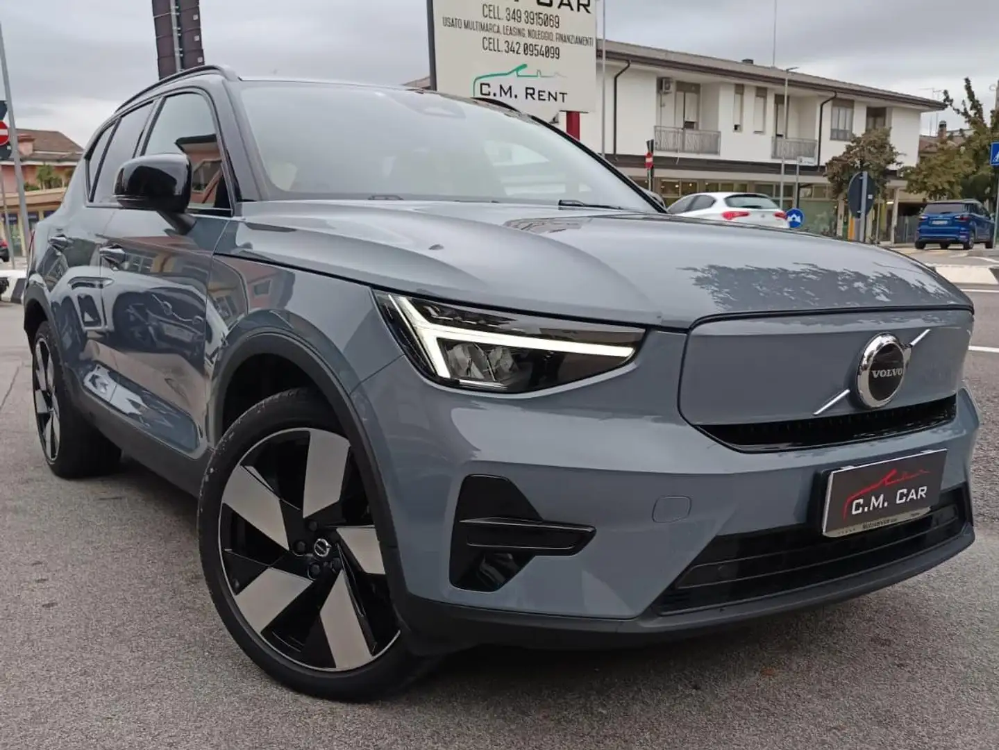 Volvo XC40 2023 single motor Core Grijs - 1