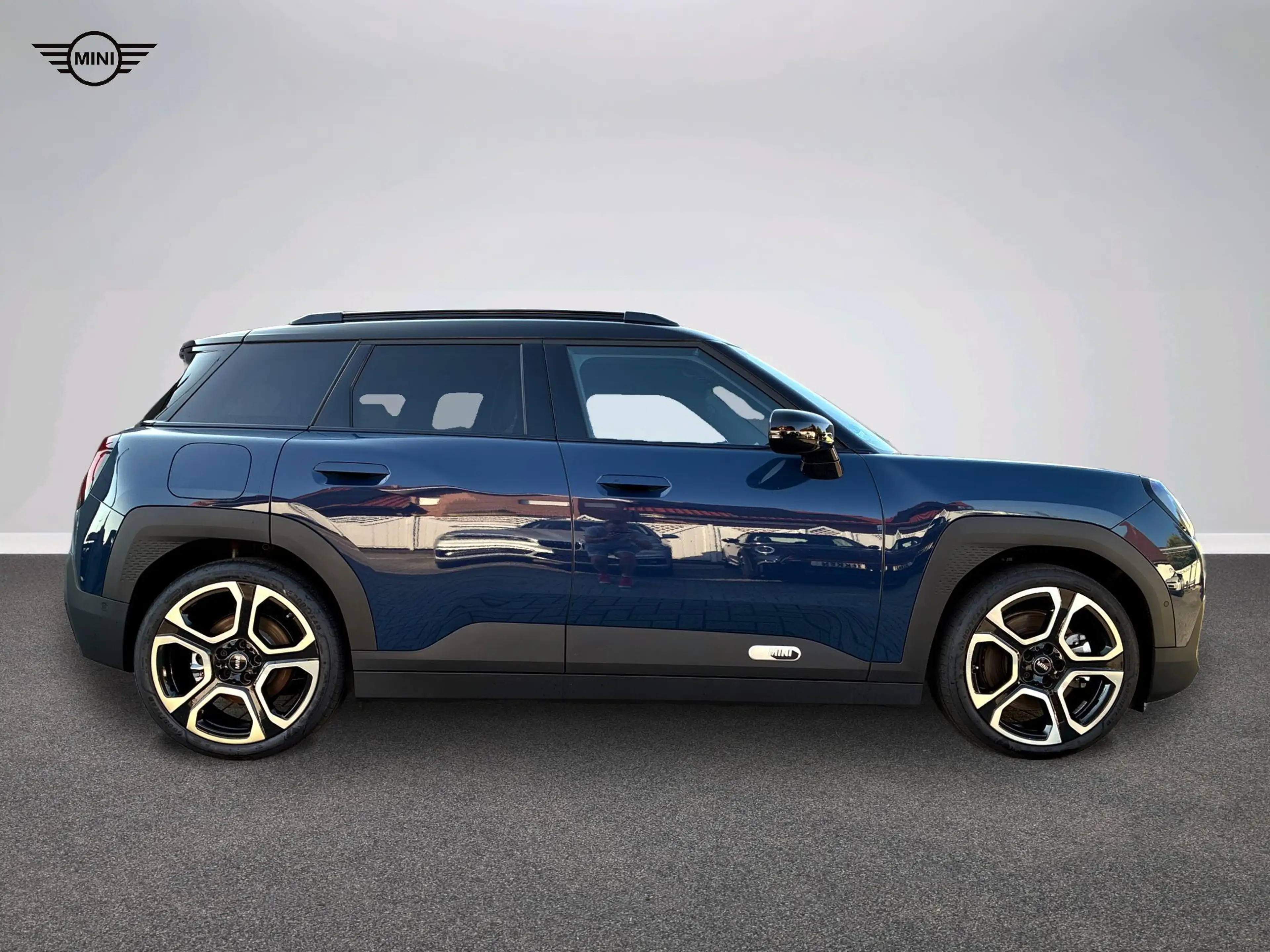 MINI Aceman Favoured Trim — photo 2