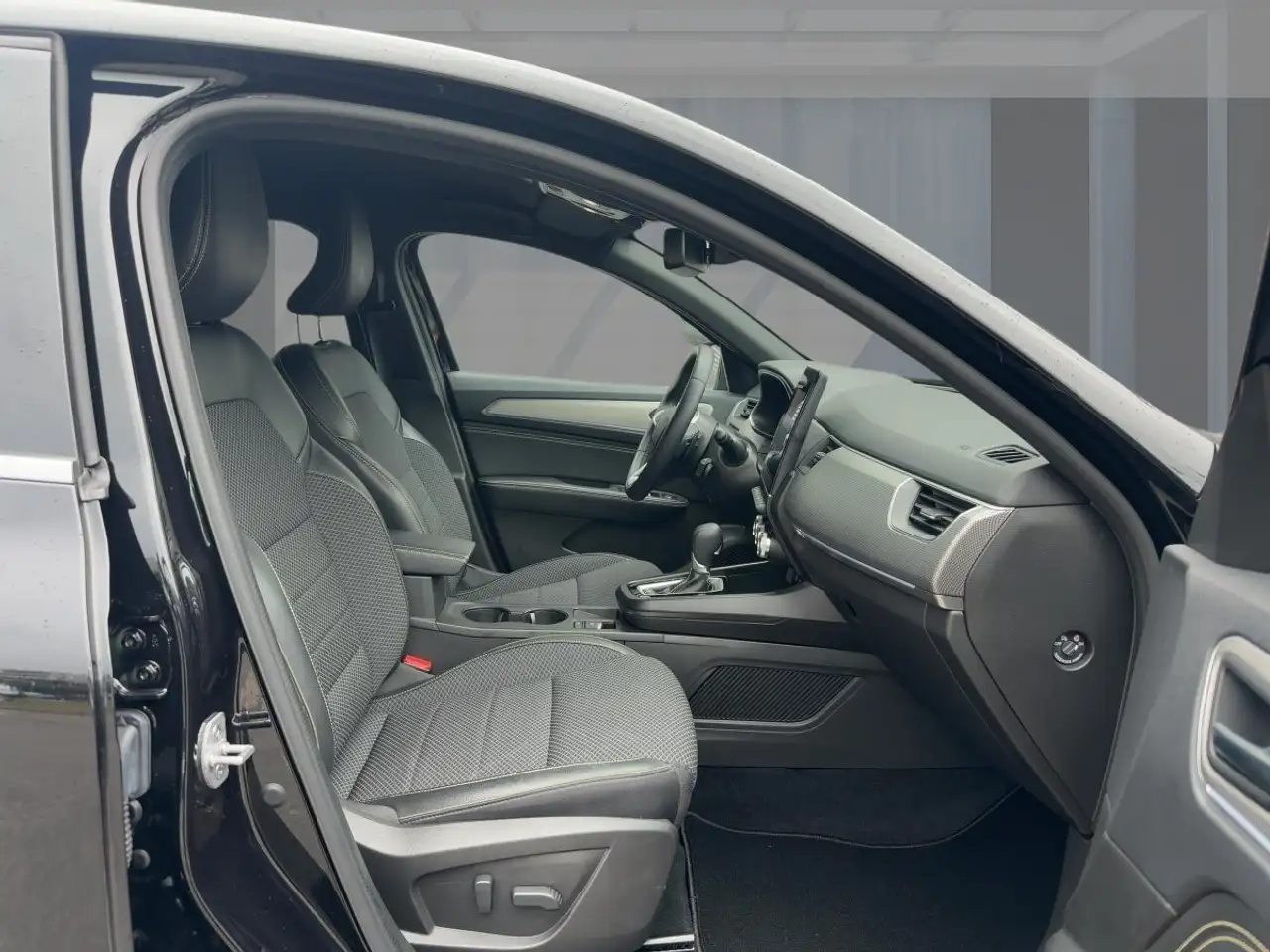 Renault Arkana 1.3 TCE 140 TECHNO, миниатюра 8