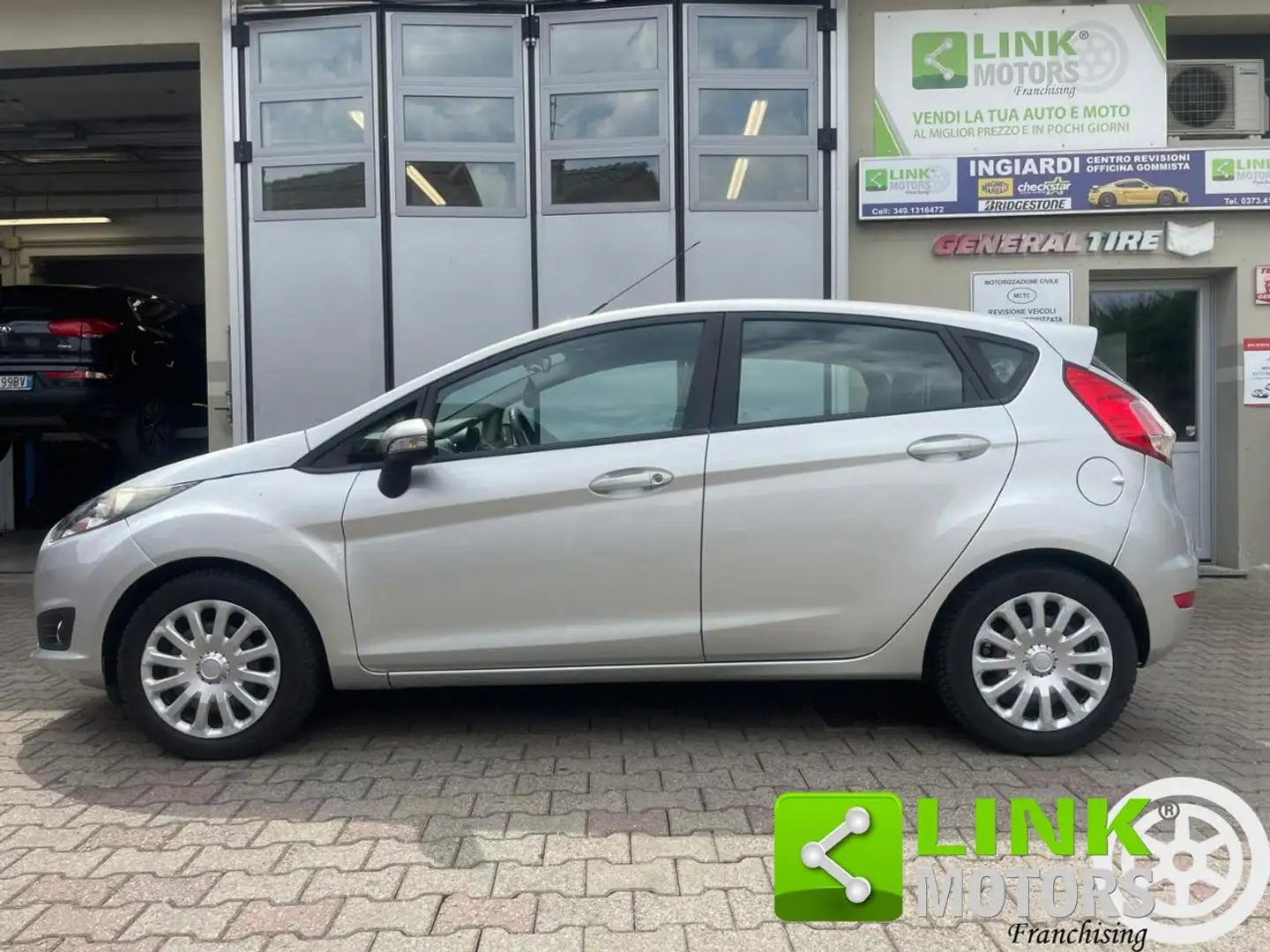 Ford Fiesta 1.5 TDCi 75CV 5 porte Business NEOPATENTATI Grigio - 2