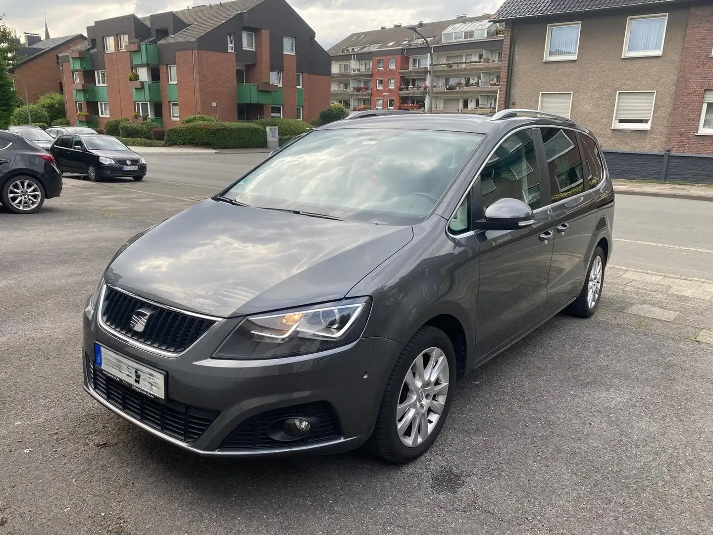 SEAT Alhambra Alhambra Diesel 2.0 TDI (Ecomotive) Start Gris - 2
