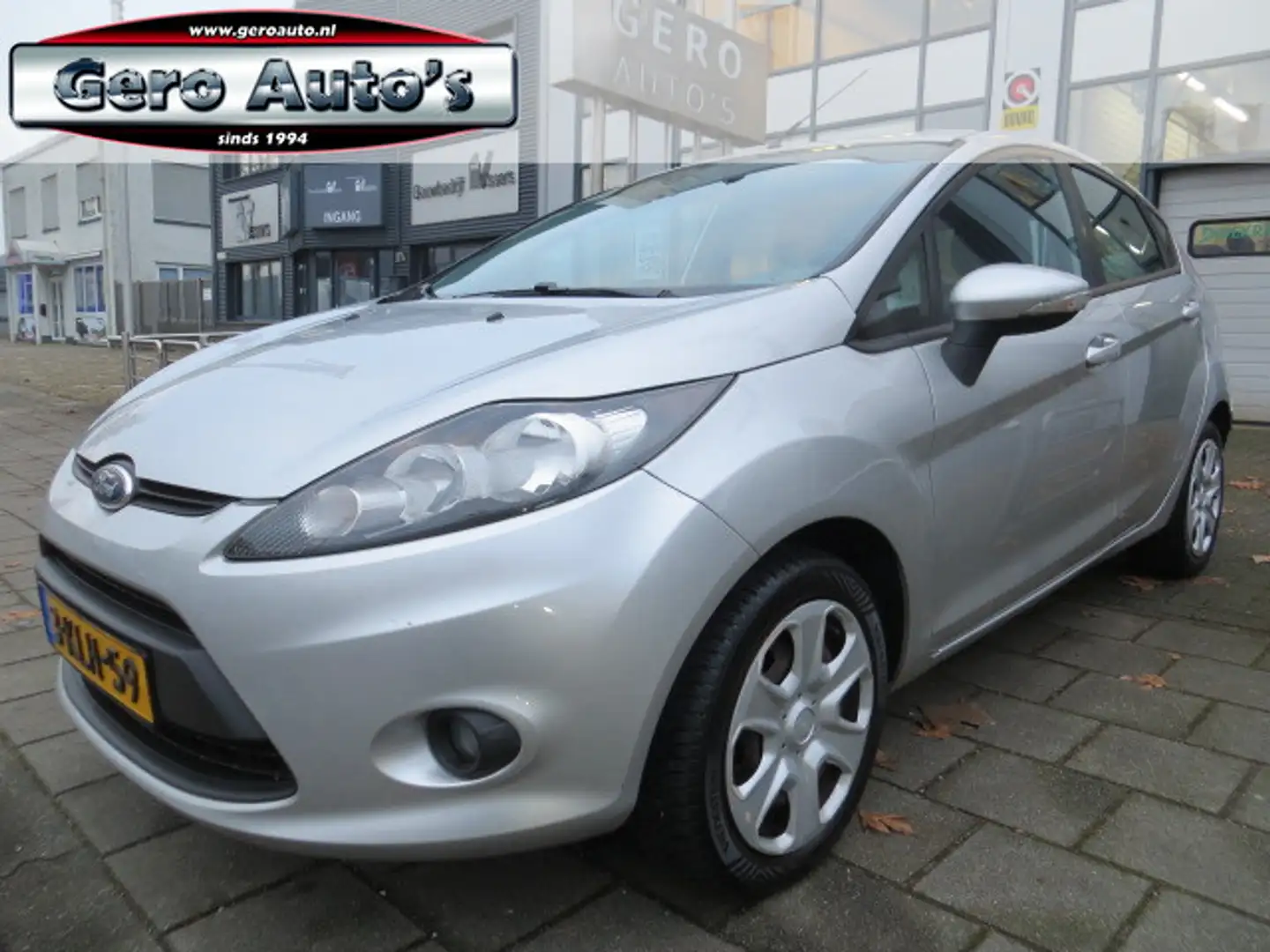 Ford Fiesta 1.25 ghia 5 deurs airco ecc ,elek pakket Gris - 1