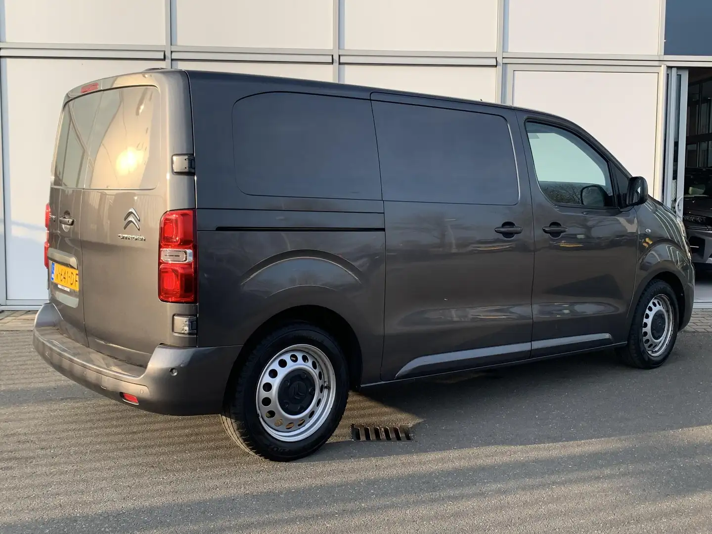 Citroen Jumpy 2.0 150 PK Business 3-Pers. | Navigatie | Grip Con Gris - 2