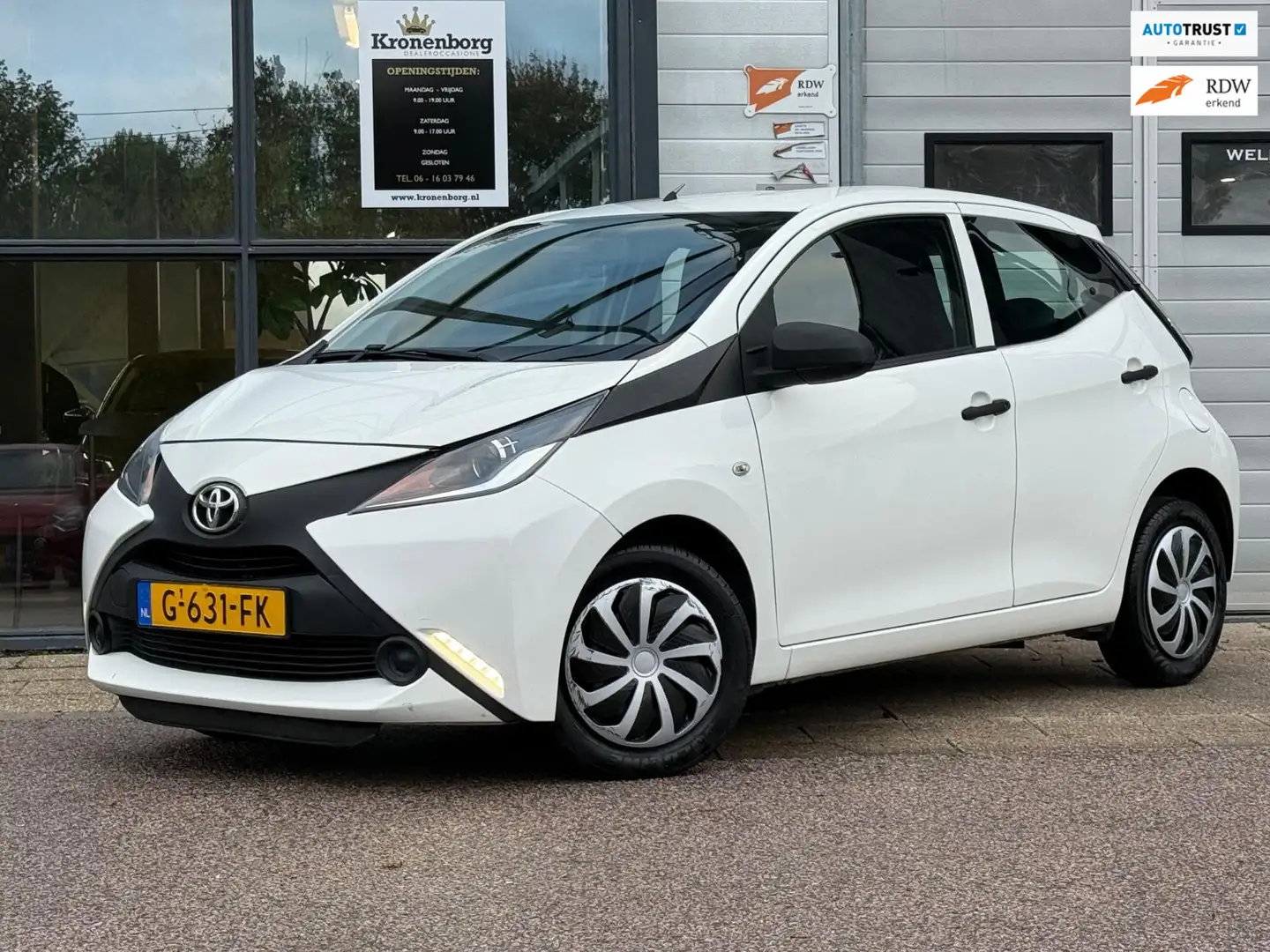 Toyota Aygo 1.0 VVT-i x-fun, NAP, NAVI, CARPLAY Weiß - 1