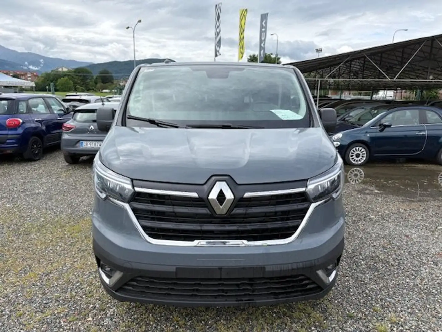 Renault TRAFIC VAN L1H1 T29 START DCI 150cv Gris - 2