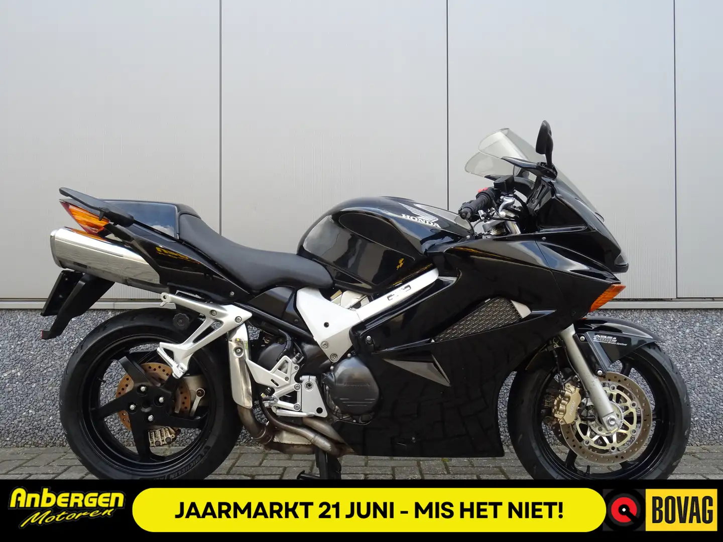 Honda VFR 800 V TEC Чорний - 1