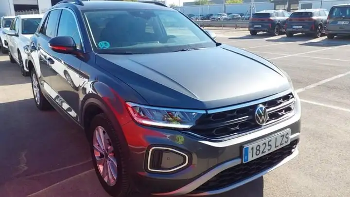 Volkswagen T-Roc 2022, foto 4