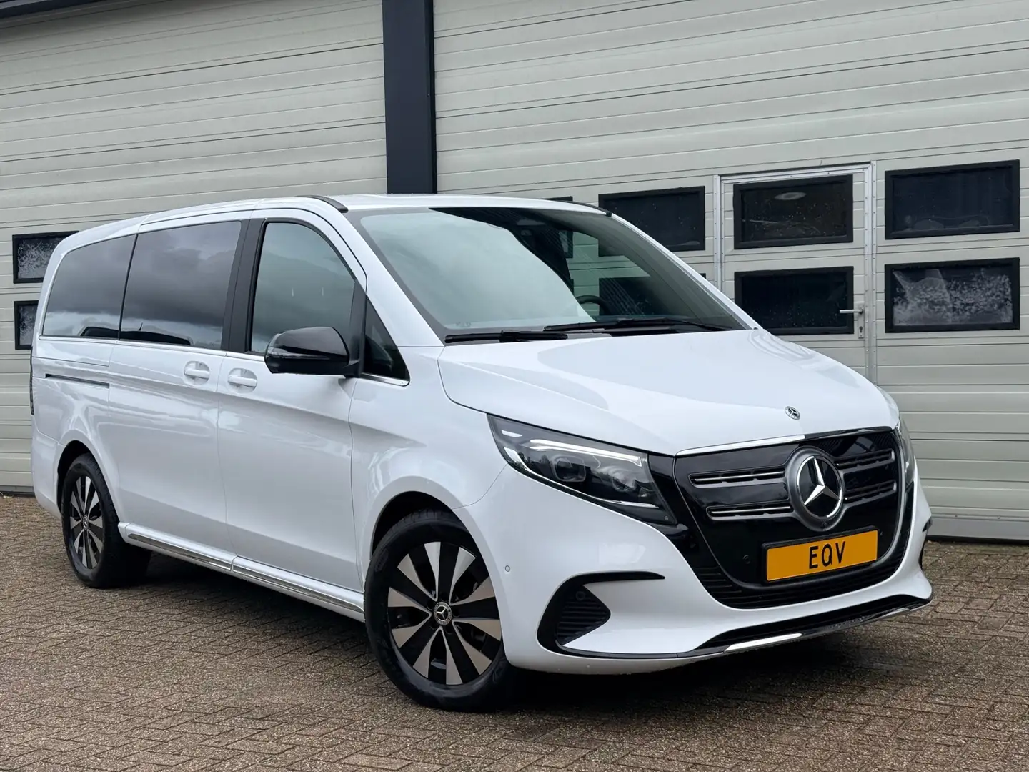 Mercedes-Benz Vito eVito 90kWh L2 Lang - 2 Zits - Vol Opties - AMG St Wit - 2