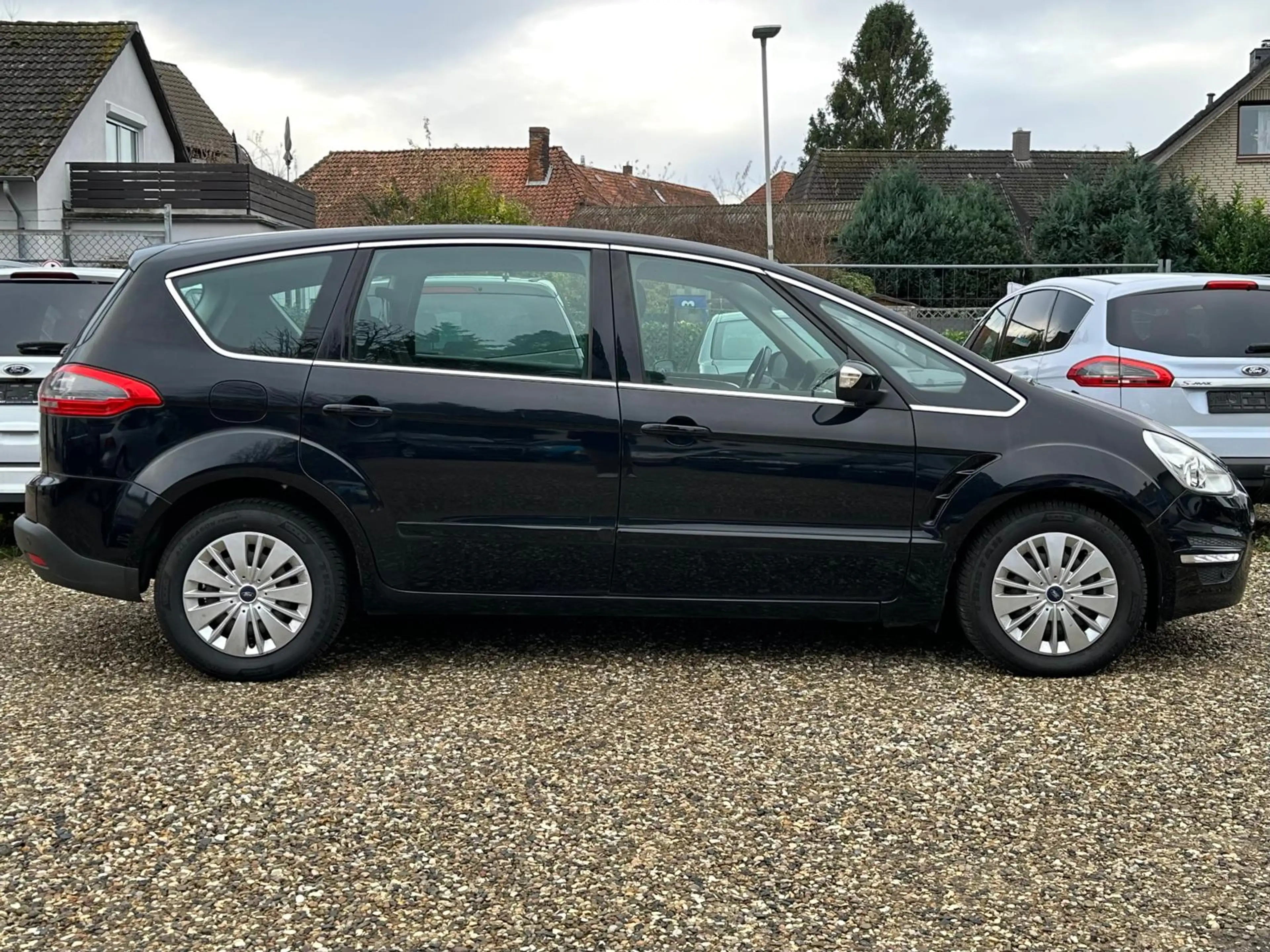 Ford S-Max 2.0 Titanium SHZ PDC AHK Xenon Automatik Navi — photo 2