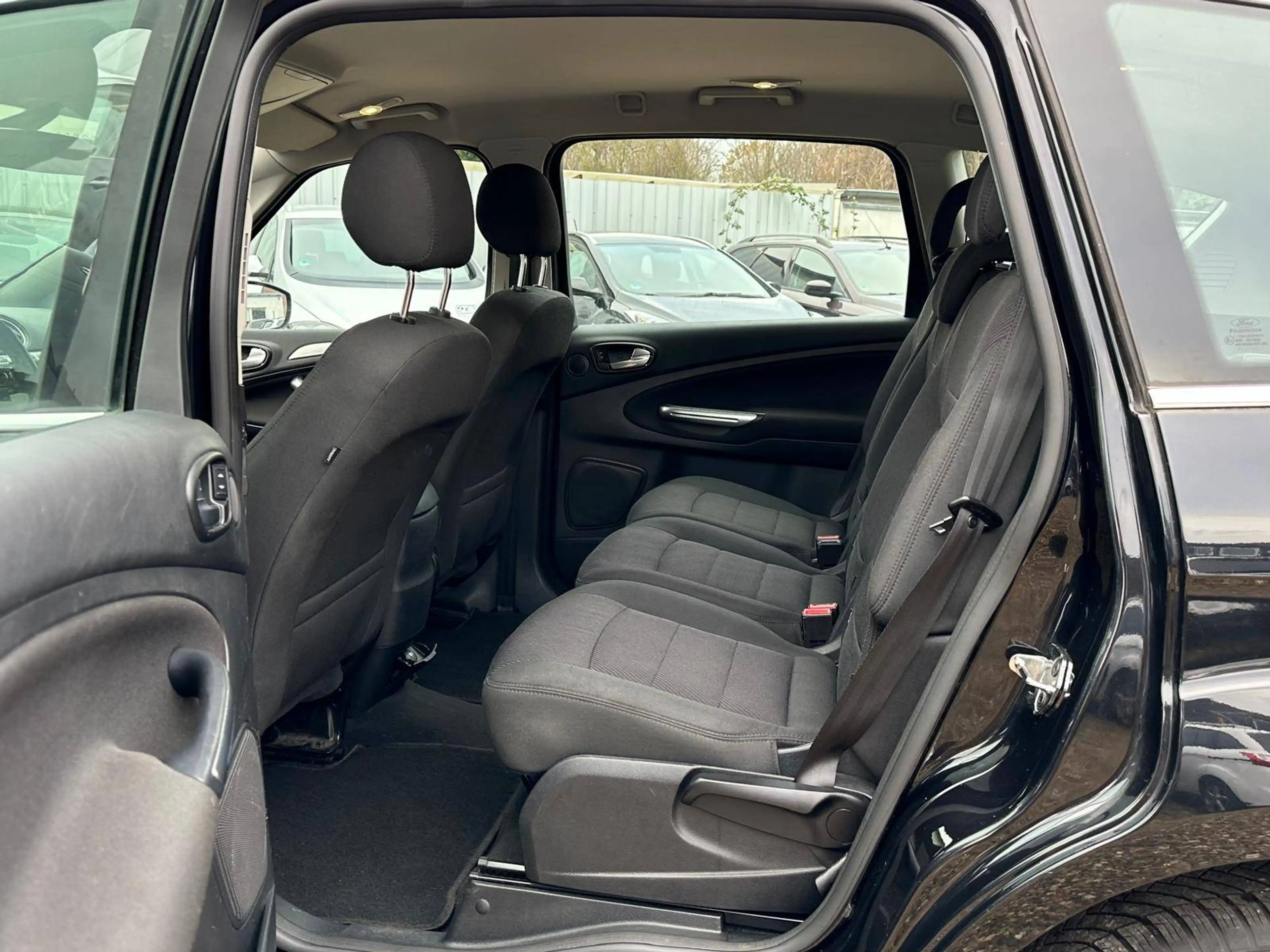 Ford S-Max 2.0 Titanium SHZ PDC AHK Xenon Automatik Navi — photo 14