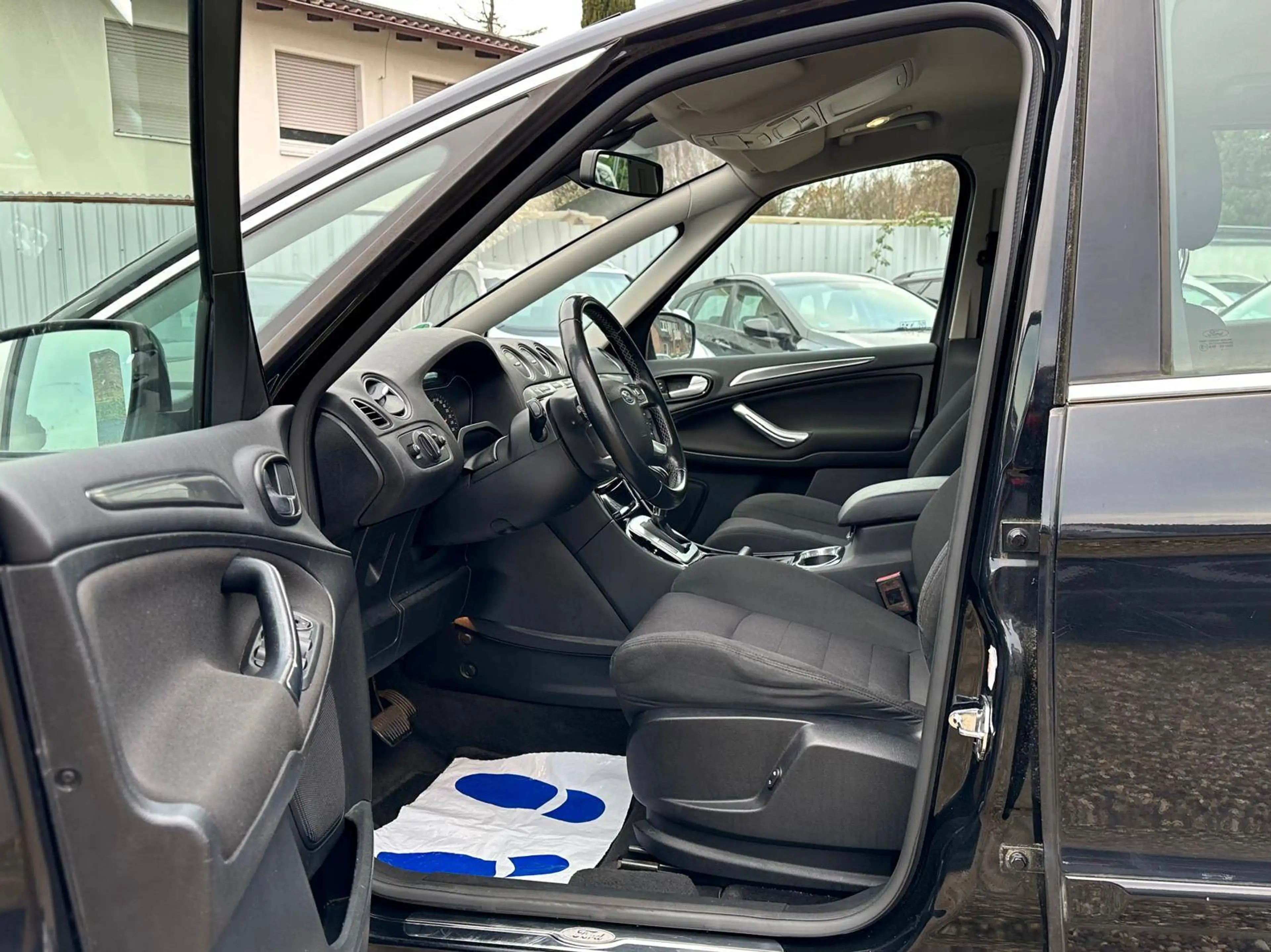 Ford S-Max 2.0 Titanium SHZ PDC AHK Xenon Automatik Navi — photo 10