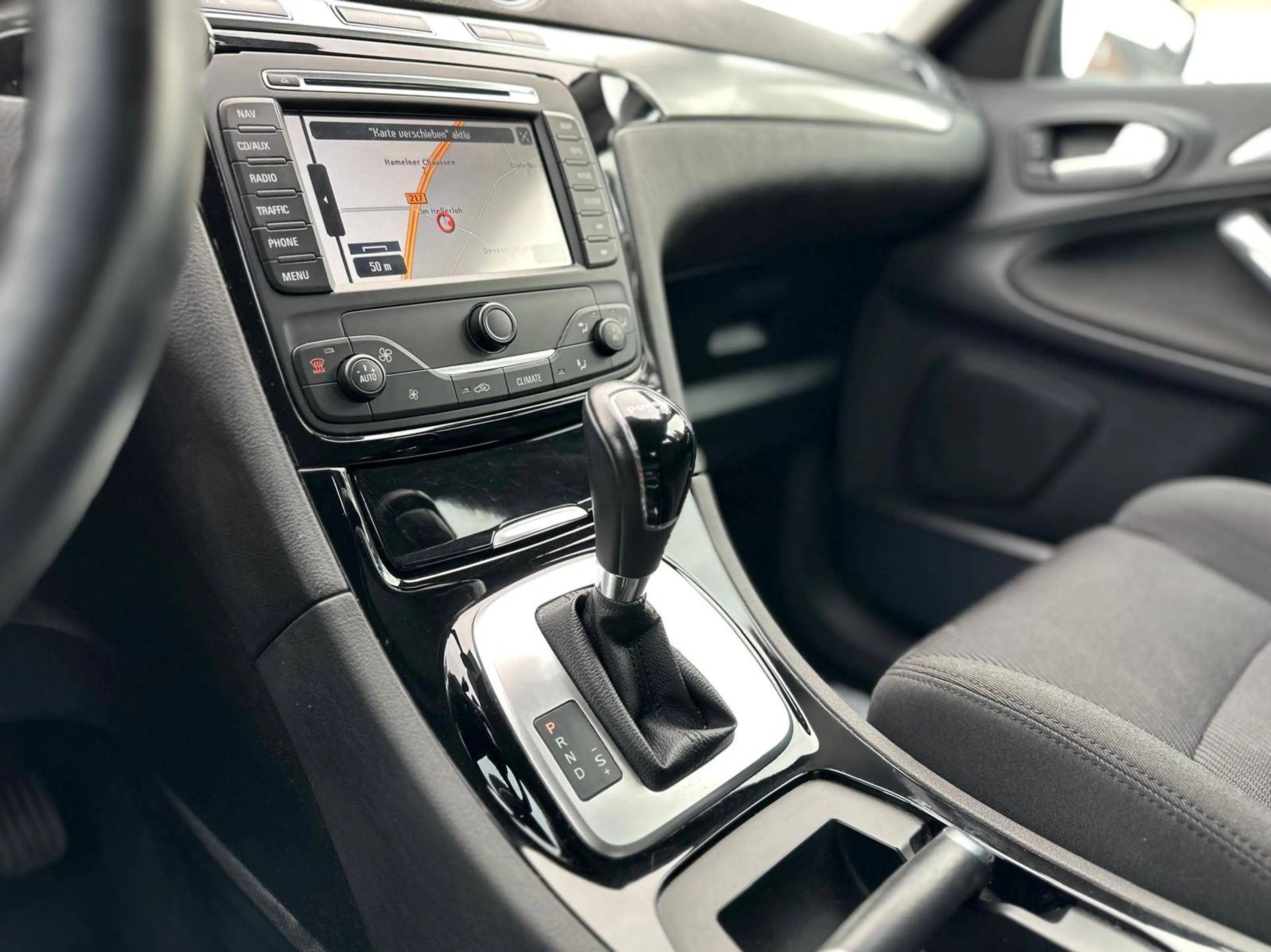 Ford S-Max 2.0 Titanium SHZ PDC AHK Xenon Automatik Navi — photo 13