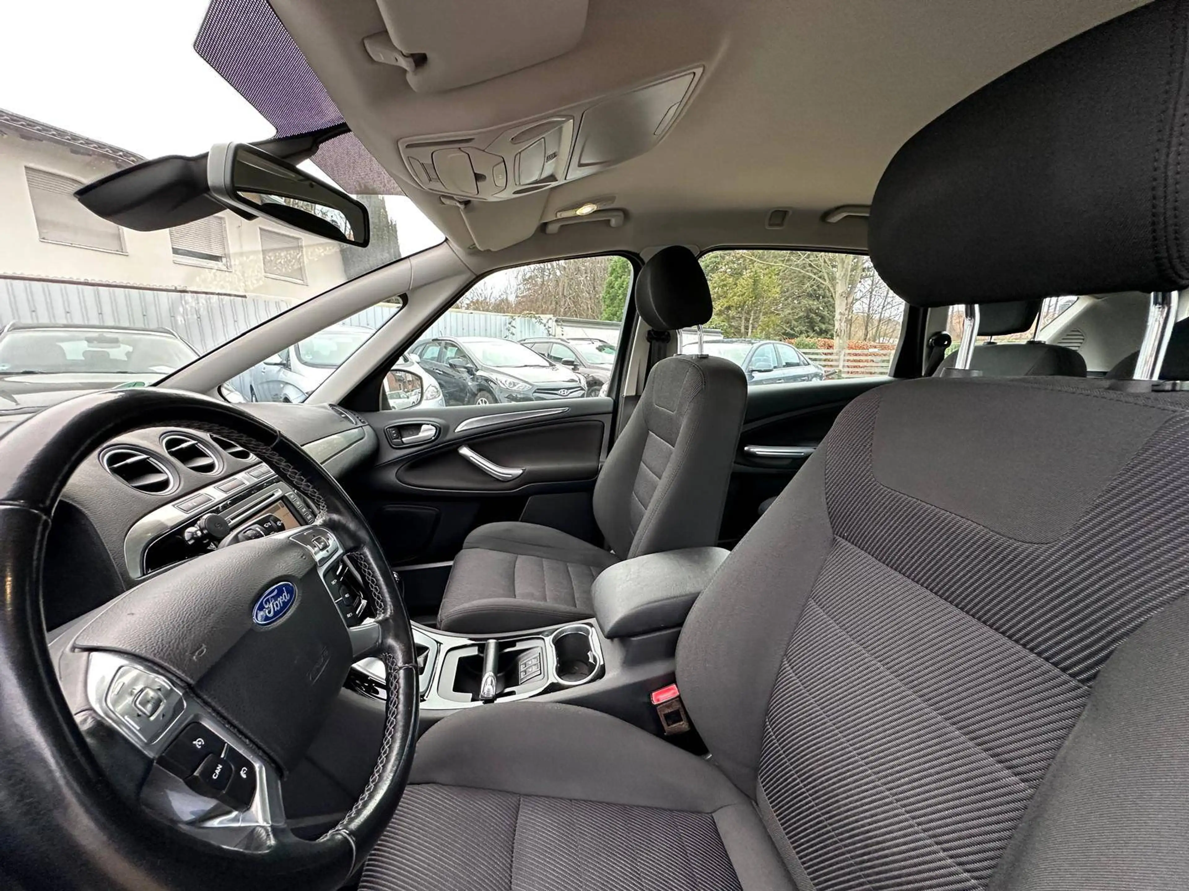 Ford S-Max 2.0 Titanium SHZ PDC AHK Xenon Automatik Navi — photo 12