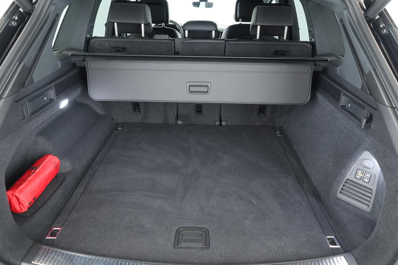 Volkswagen Touareg 3.0 TDI 4M R-Line Leder Pano DCC 22" AHK — photo 9