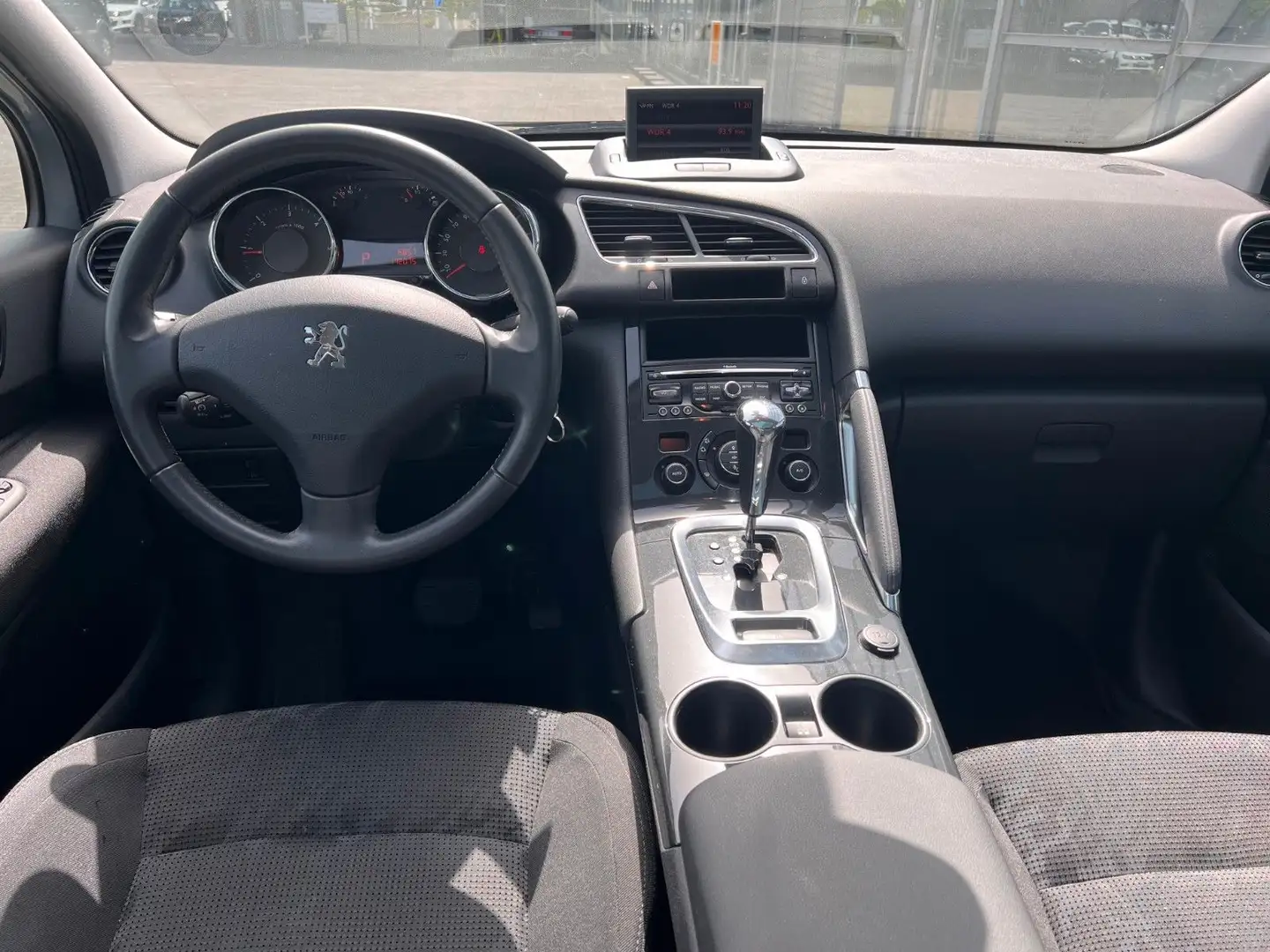 Peugeot 3008 Premium 2.0 AUT Klima PDC Navi AHK Grau - 2