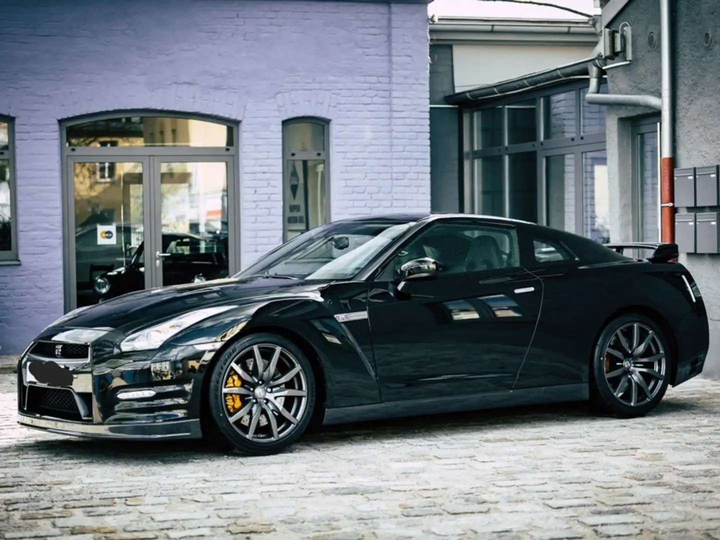 Nissan GT-R Premium Edition Чорний - 1