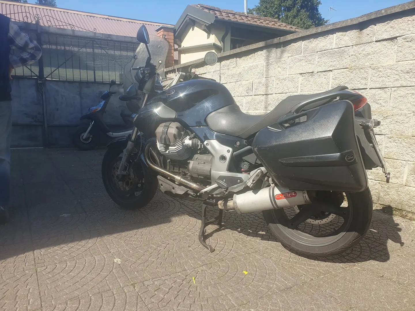 Moto Guzzi Breva 1100 Nero - 1