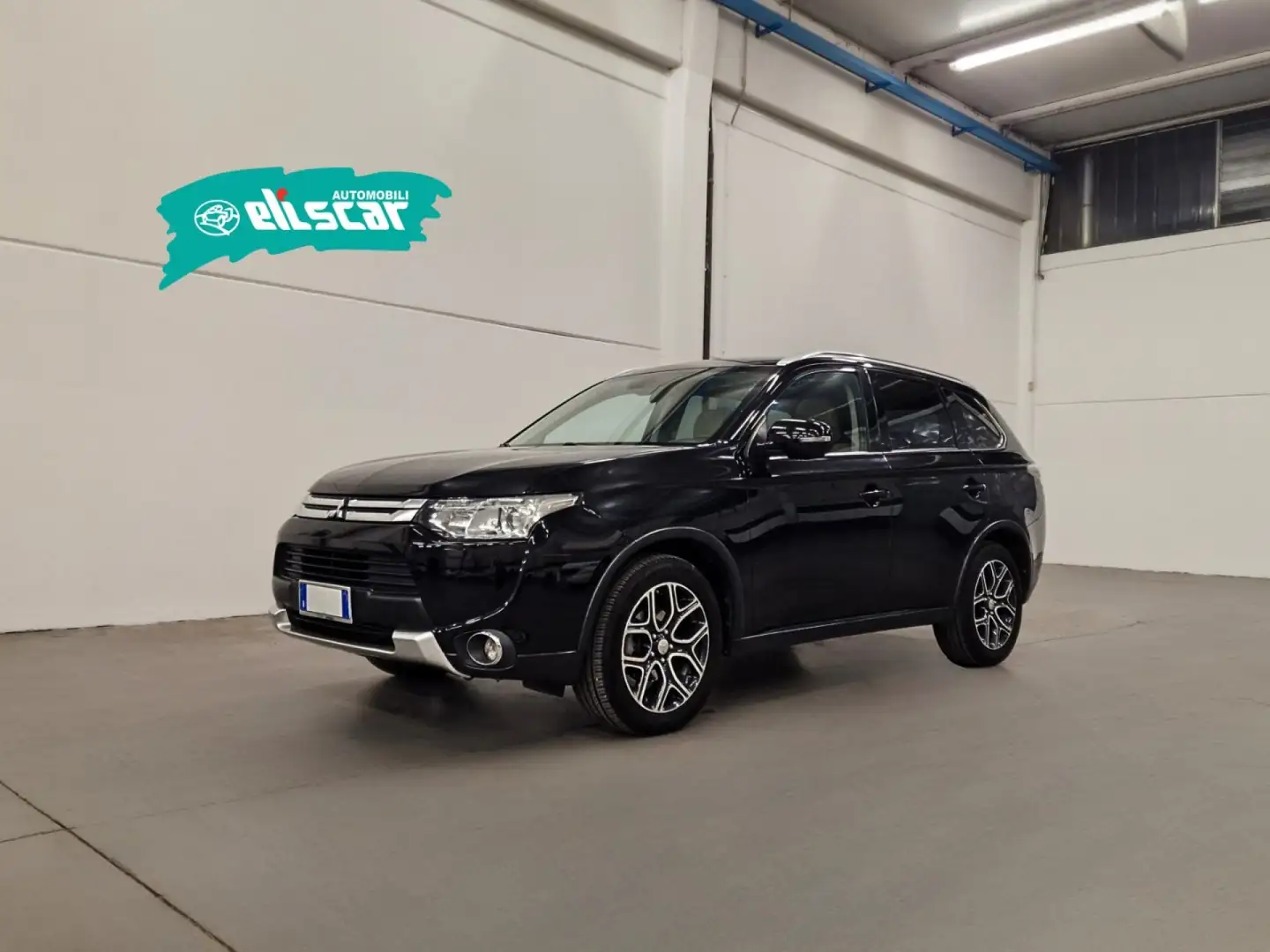 Mitsubishi Outlander 2.2 DI-D 4WD Instyle 7p. Schwarz - 2