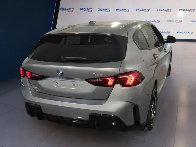 BMW 1 Series view 4