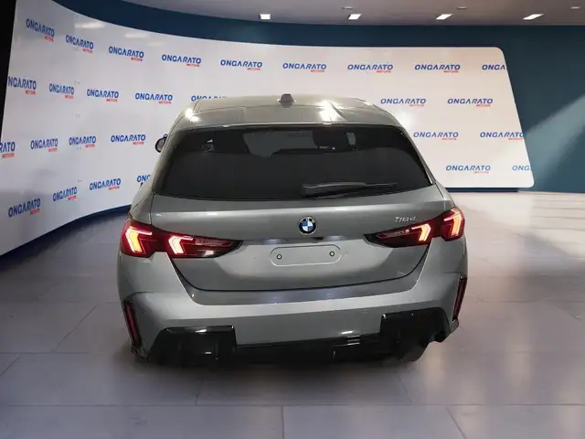 BMW 1 Series view 5