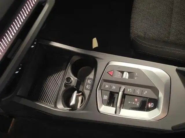 BMW 1 Series view 13